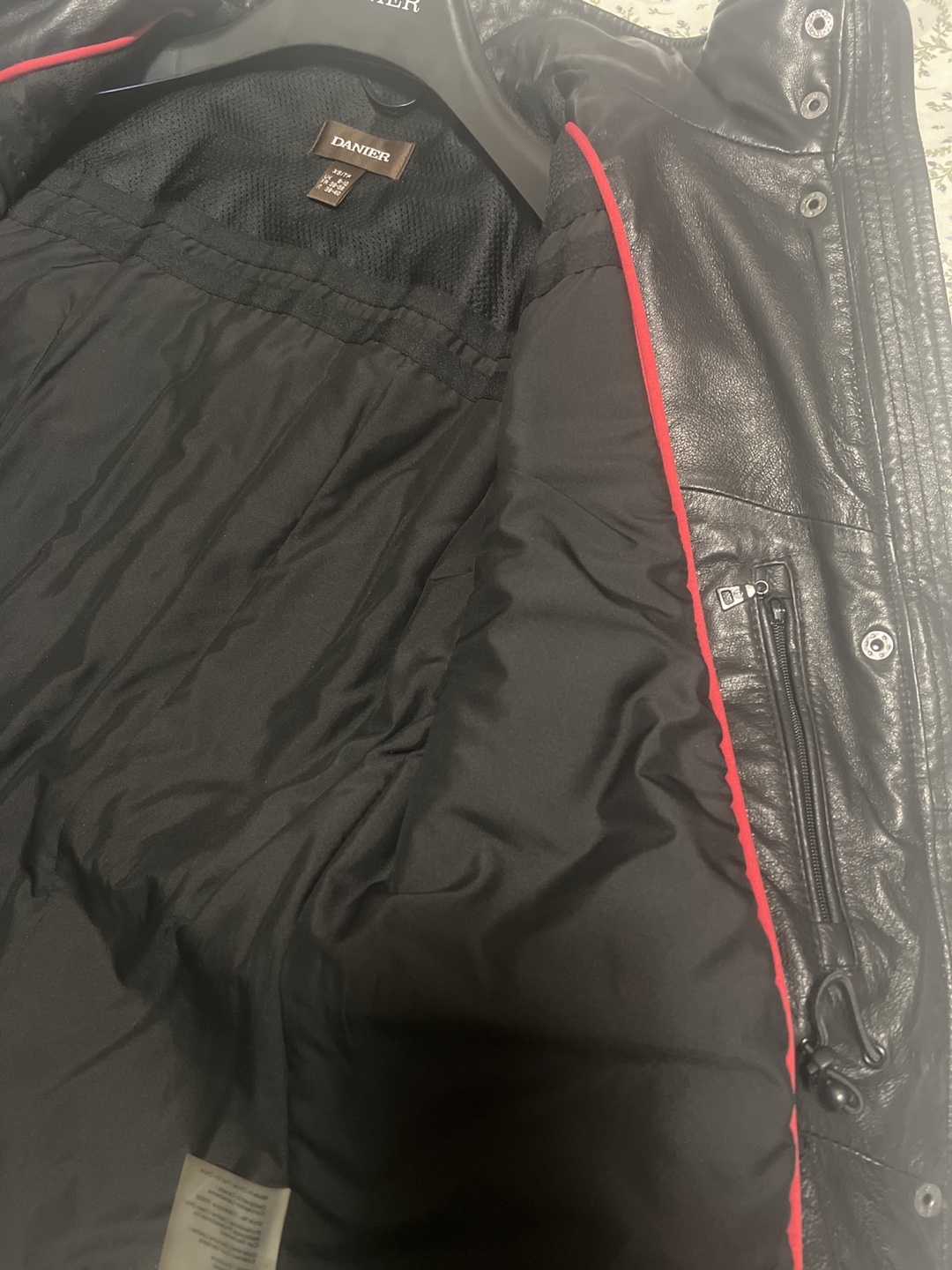 Danier Black Leather Jacket - Size XS/TP - photo 4