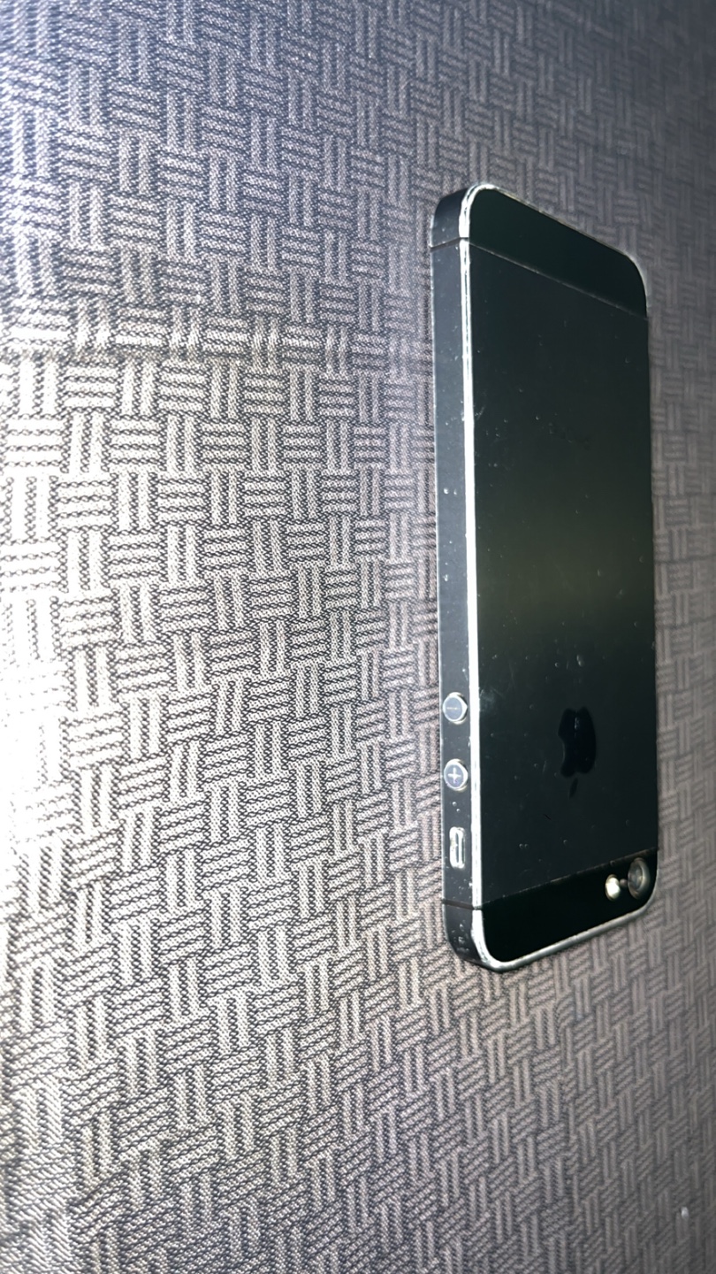 iPhone 5 Black 16GB - photo 3