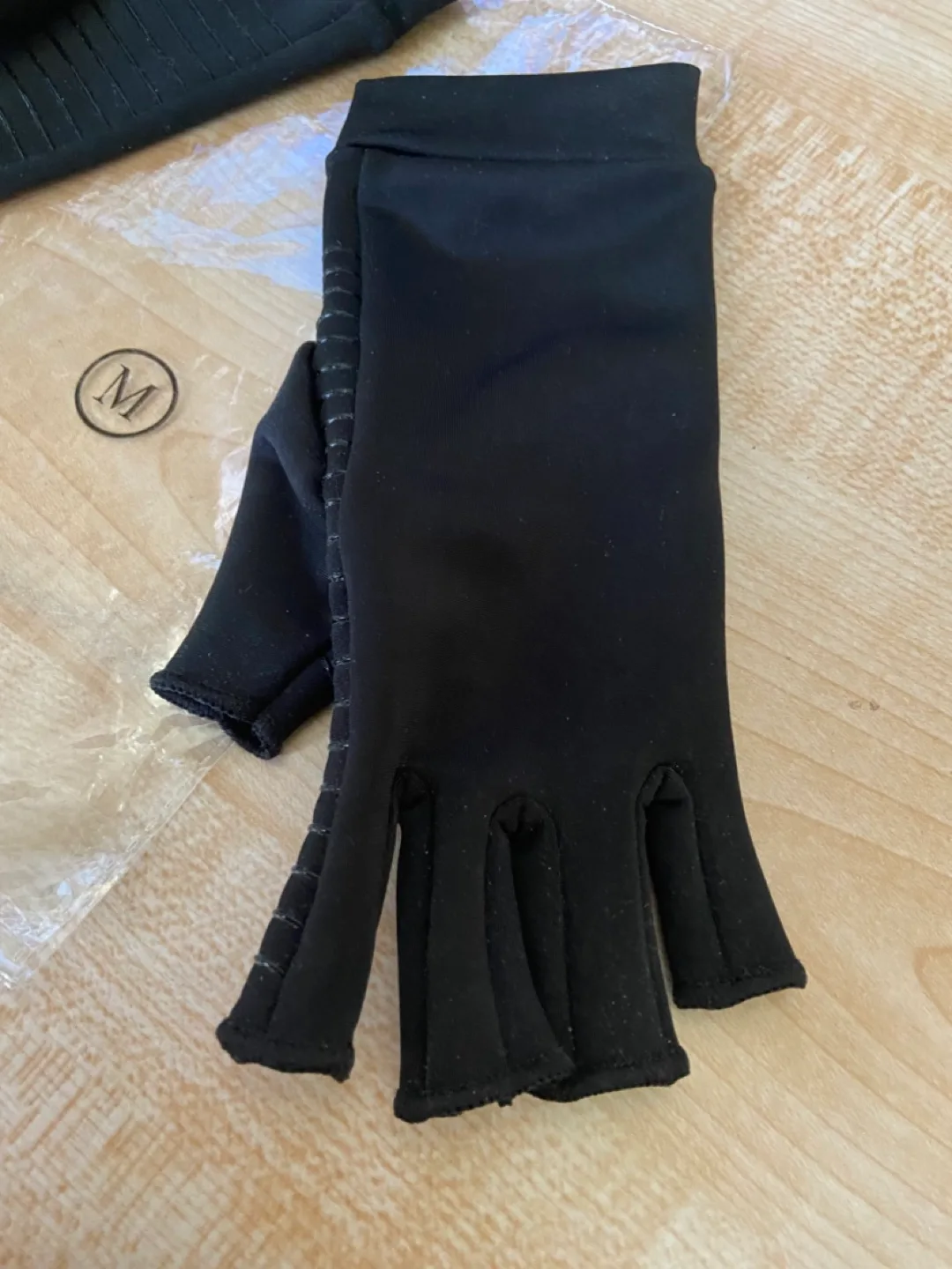 Arthritis Gloves - Medium size image indicator(3)