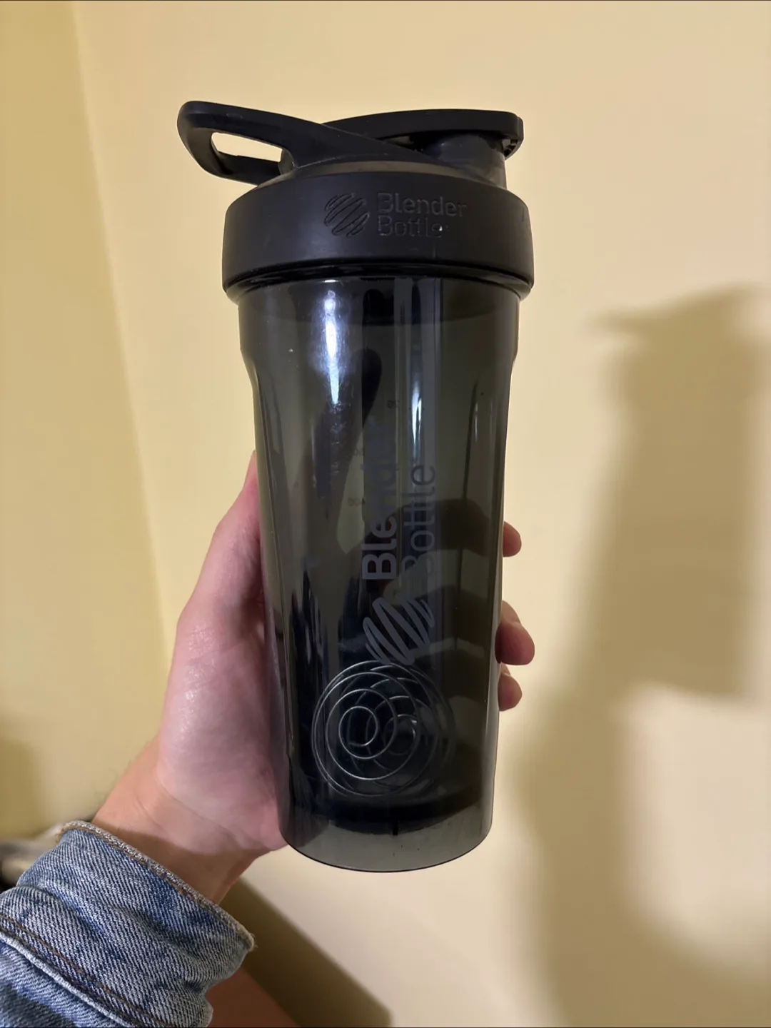 BlenderBottle Classic 28 oz Shaker Bottle - Black