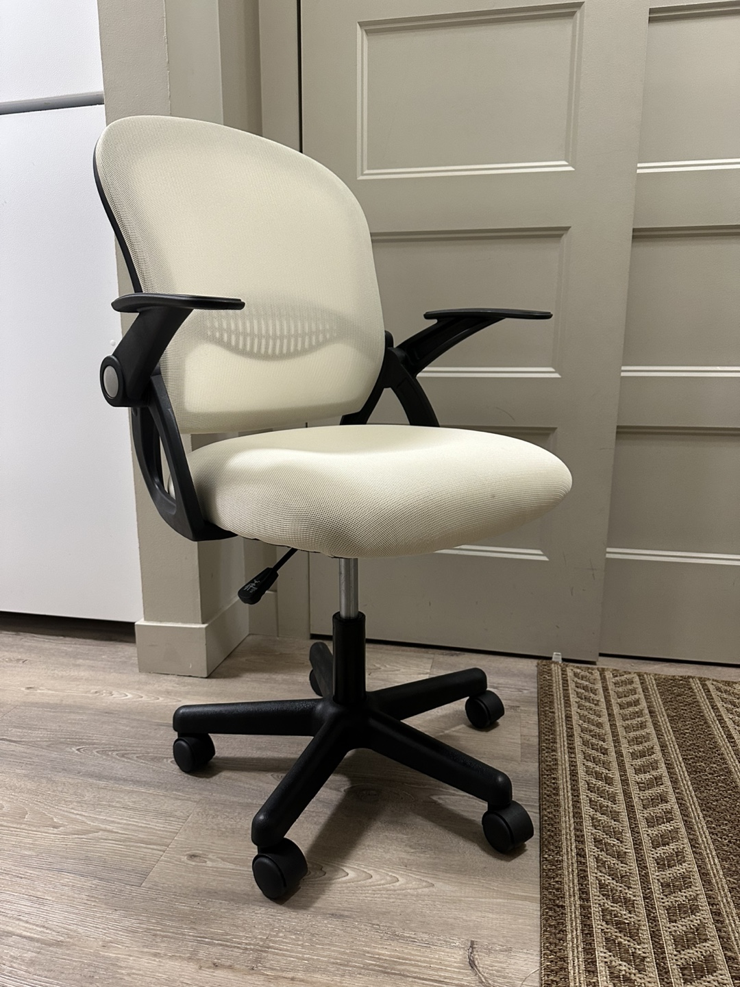Brand new ergonomic home office swivel desk chair