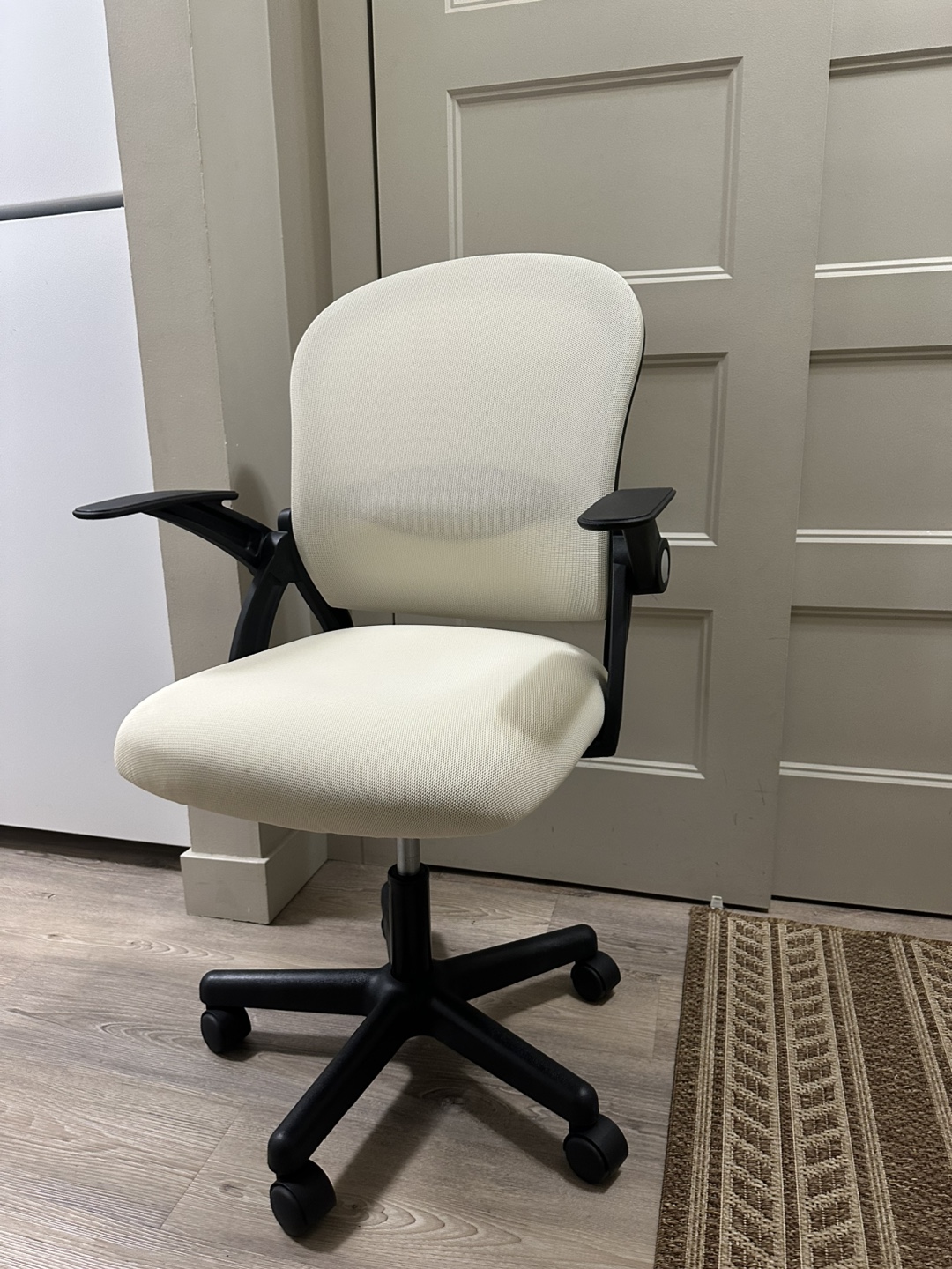 Brand new ergonomic home office swivel desk chair - photo 5