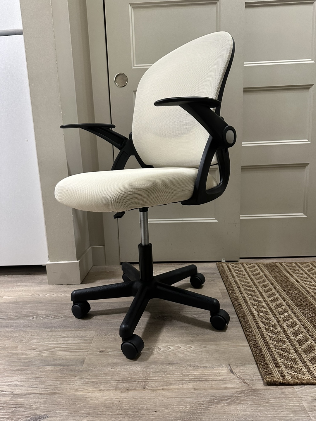 Brand new ergonomic home office swivel desk chair - photo 3