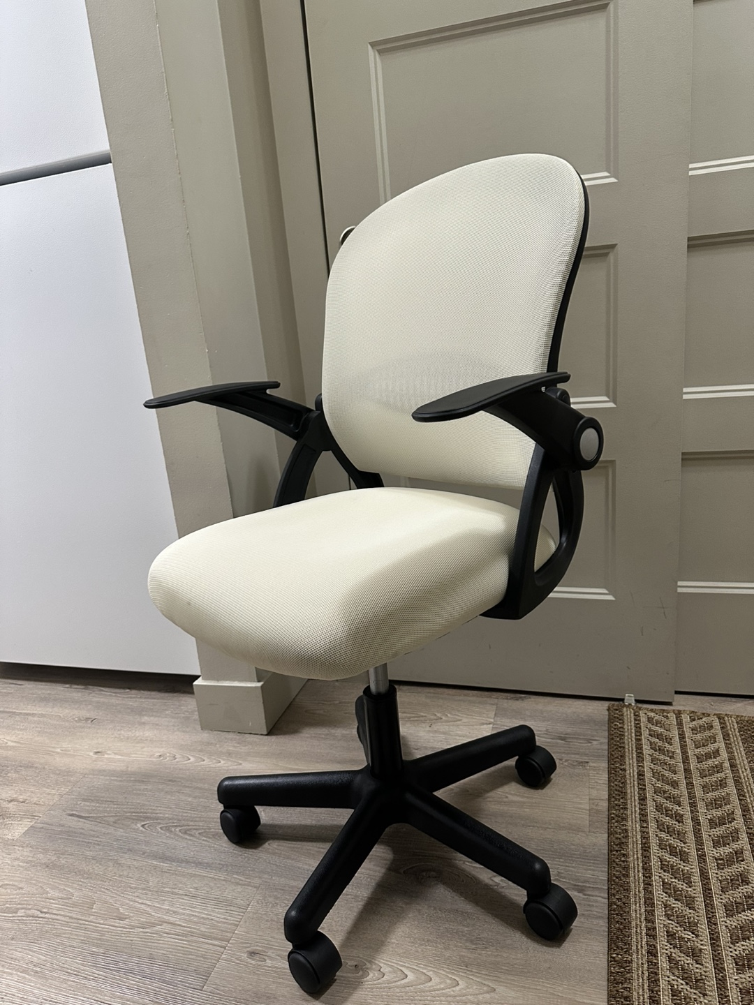 Brand new ergonomic home office swivel desk chair - photo 4