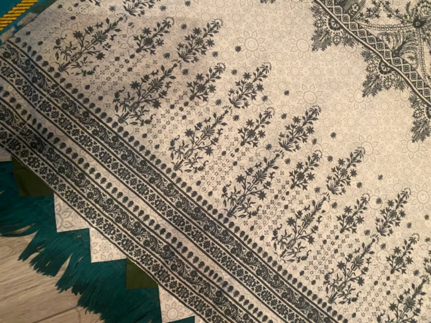 Women's embroidered kurta thumbnail