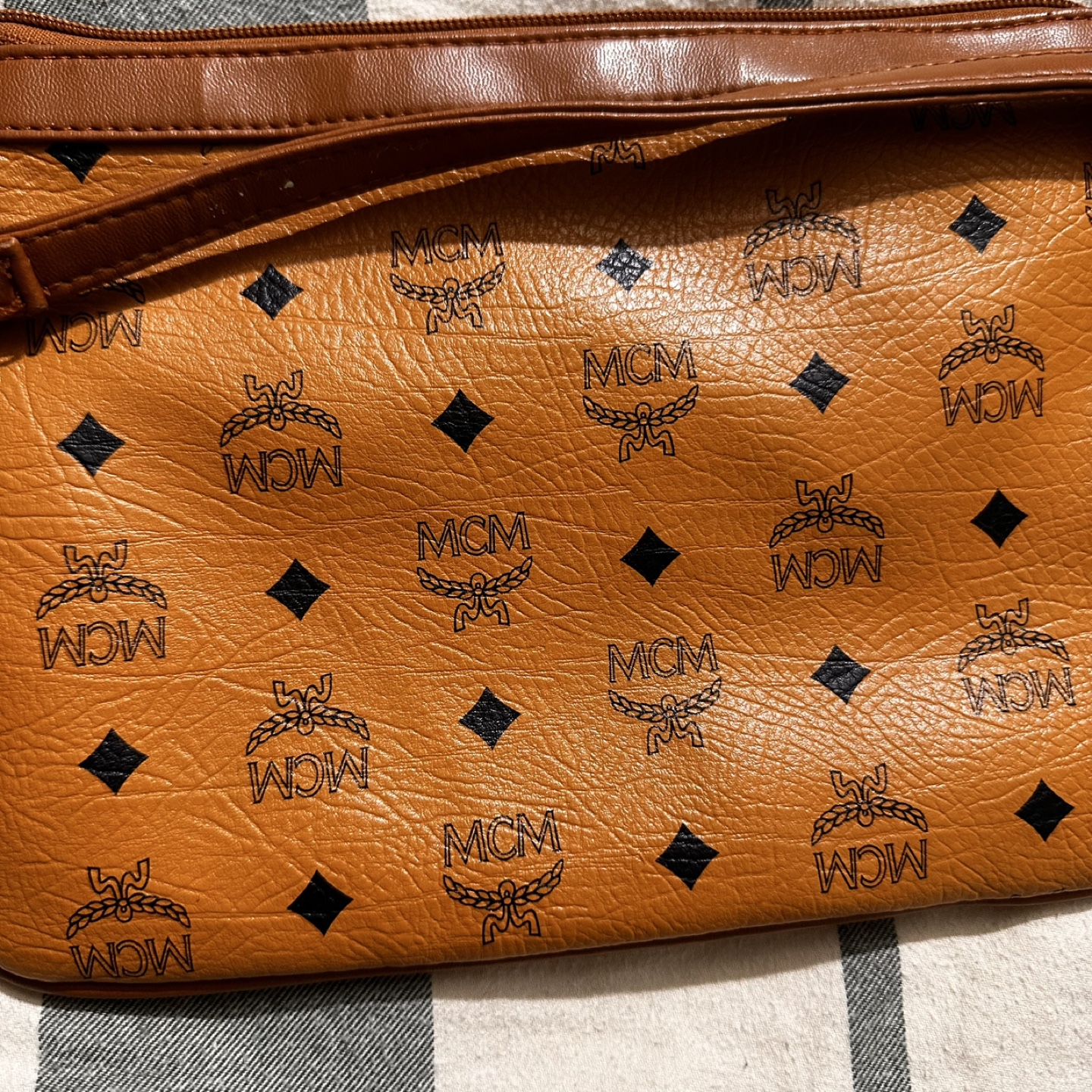 MCM Brown Leatherette Pouch - photo 2