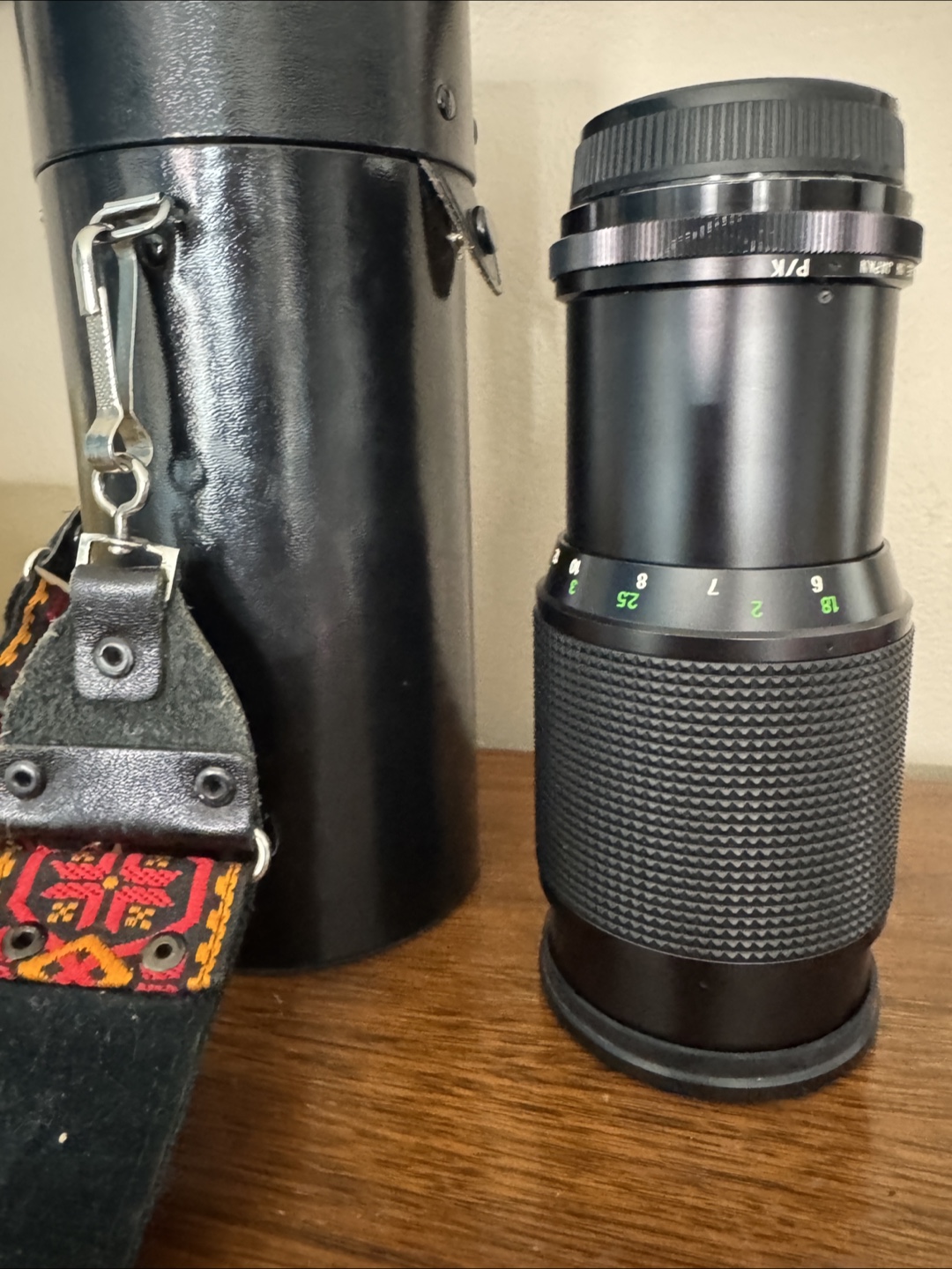 Vivitar 80-200mm Telephoto Zoom Lens with Case
