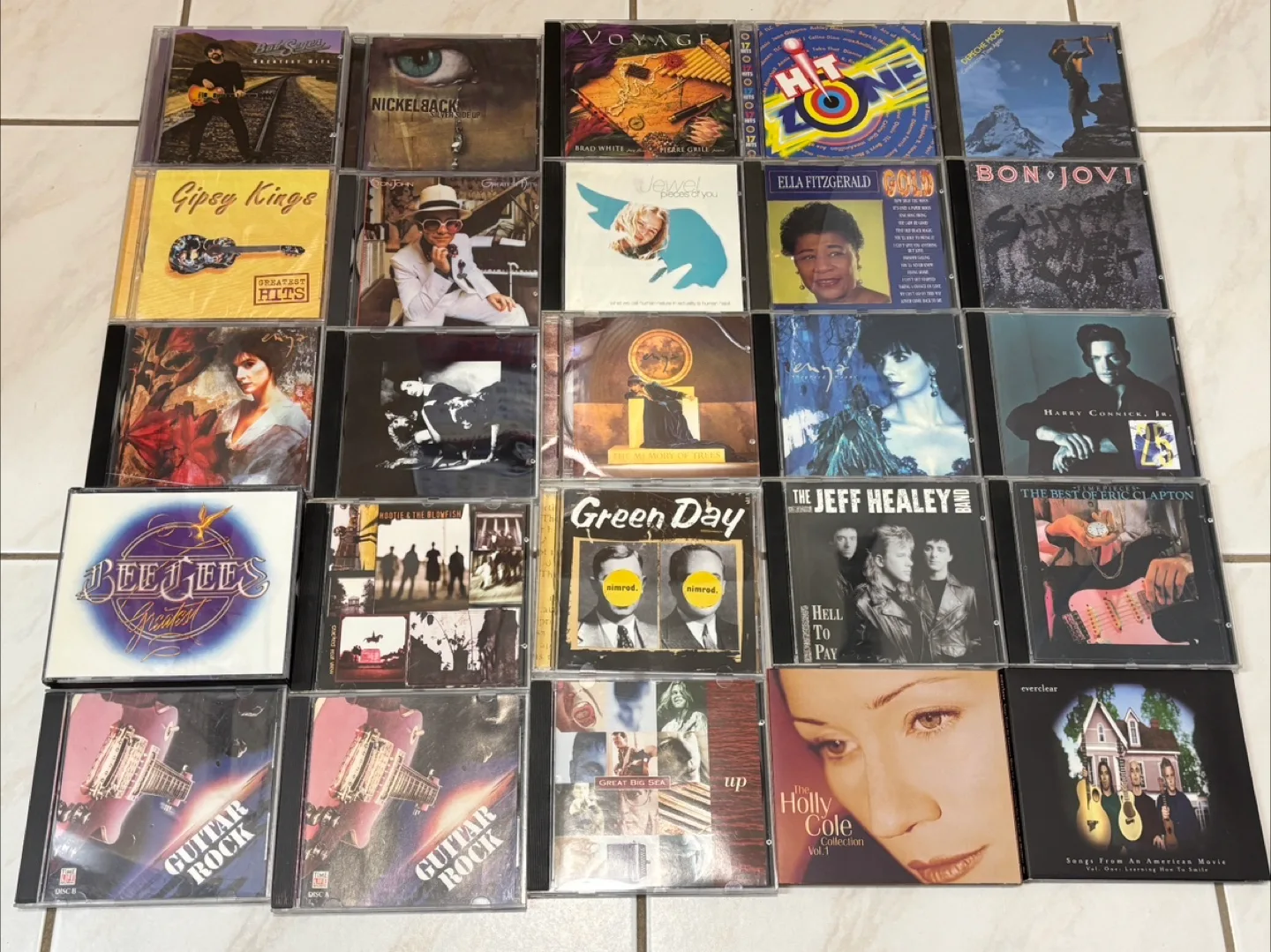 Lot of 200+ CD disc collection image indicator(5)