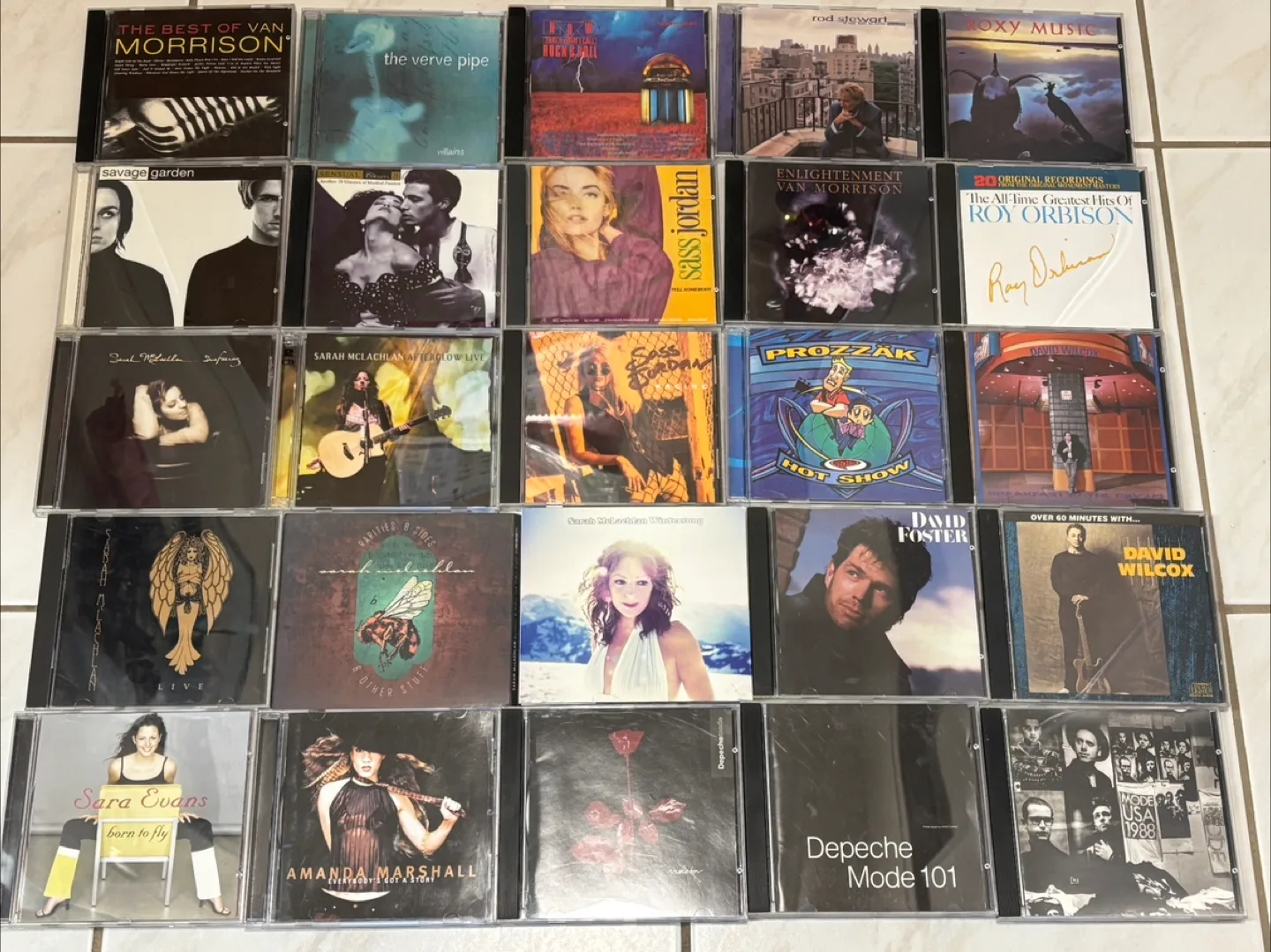 Lot of 200+ CD disc collection image indicator(4)
