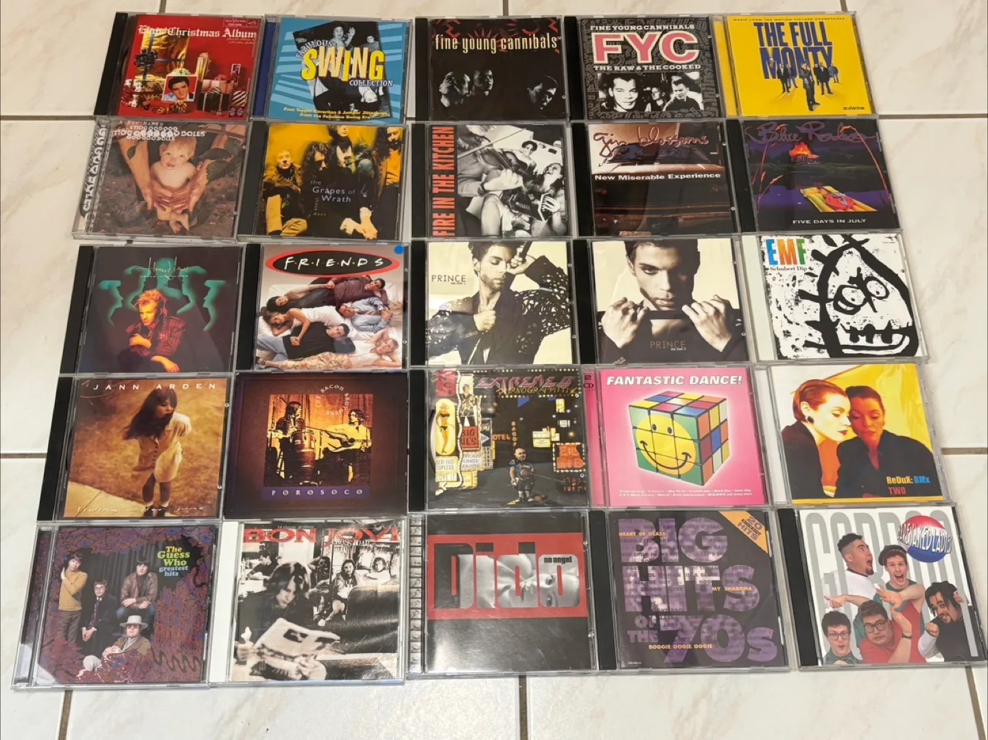 Lot of 200+ CD disc collection image indicator(7)