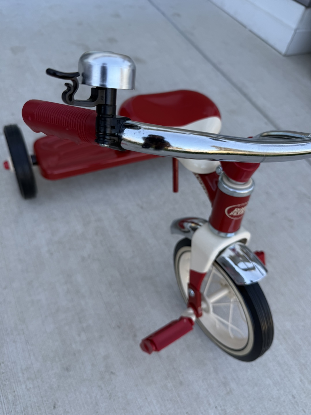 Radio Flyer Tricycle - photo 4