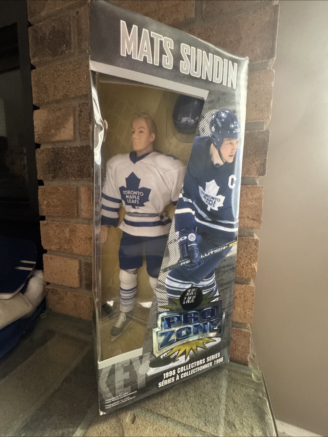 Toronto Maple Leafs Collectibles Lot - photo 2