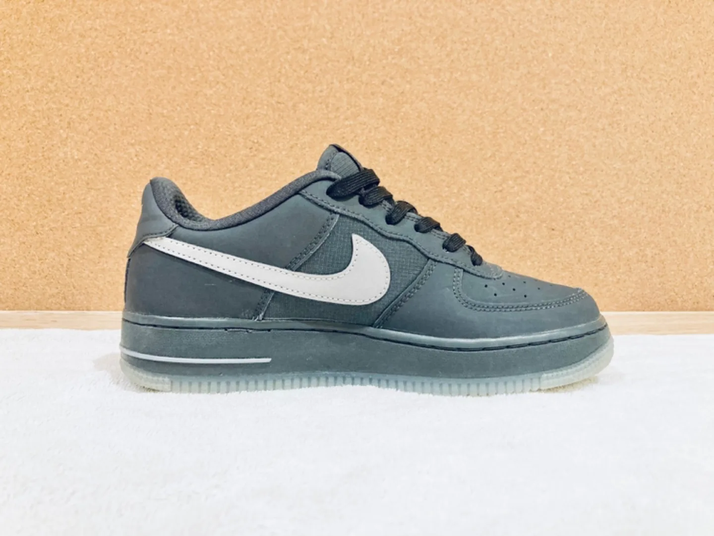 Nike Air Force 1 '07 Low Sneakers grey colour way image indicator(3)