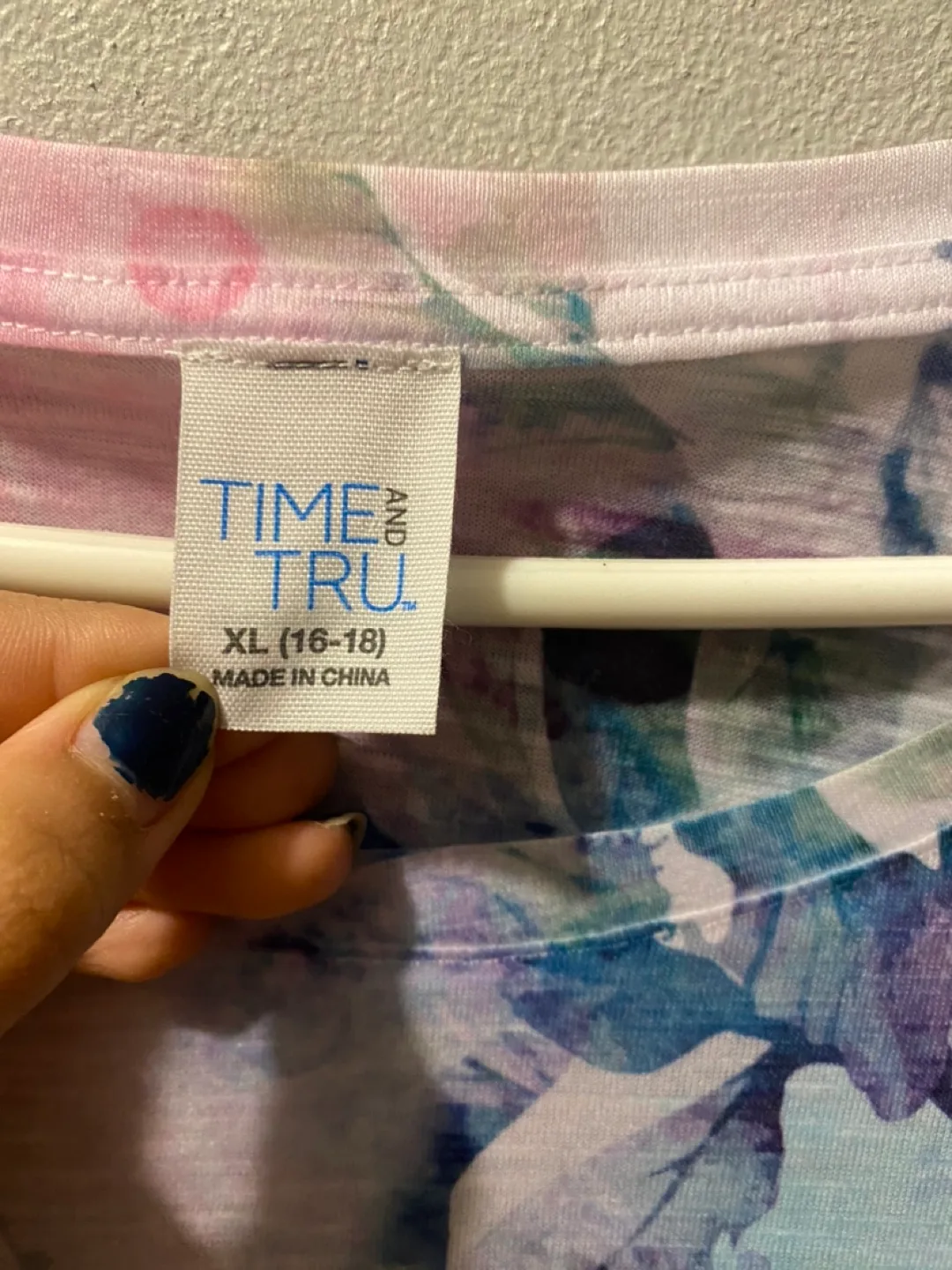 Time and Tru Women's Floral T-Shirt - Size XL image indicator(2)