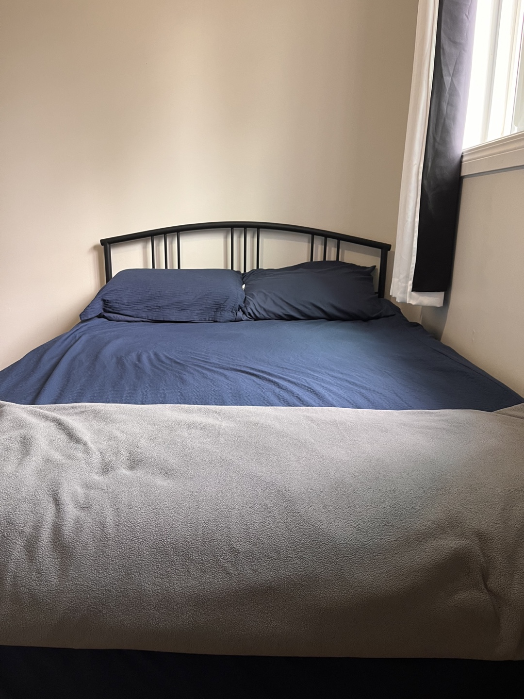 Queen Size Metal Bed Frame with mattress + Table
