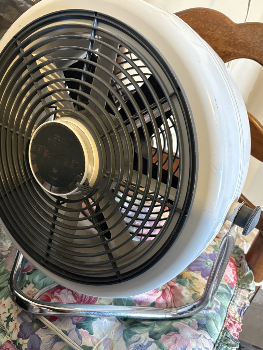 Turbo Air Oscillating Fan - photo 2