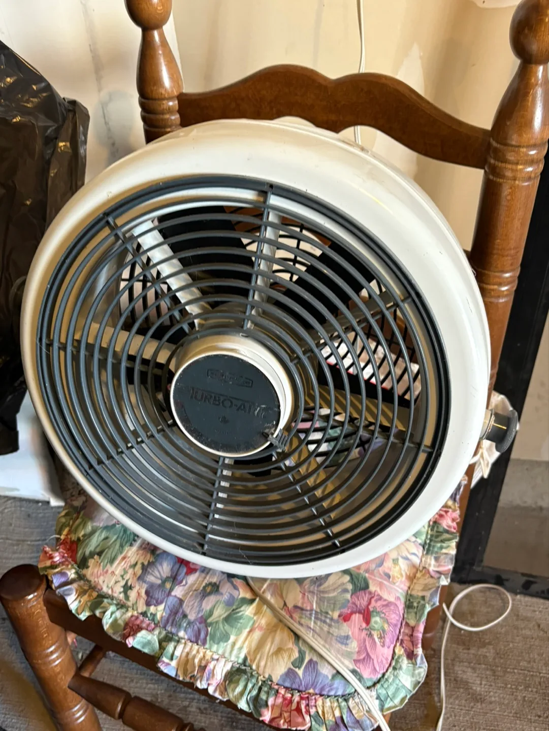 Turbo Air Oscillating Fan thumbnail