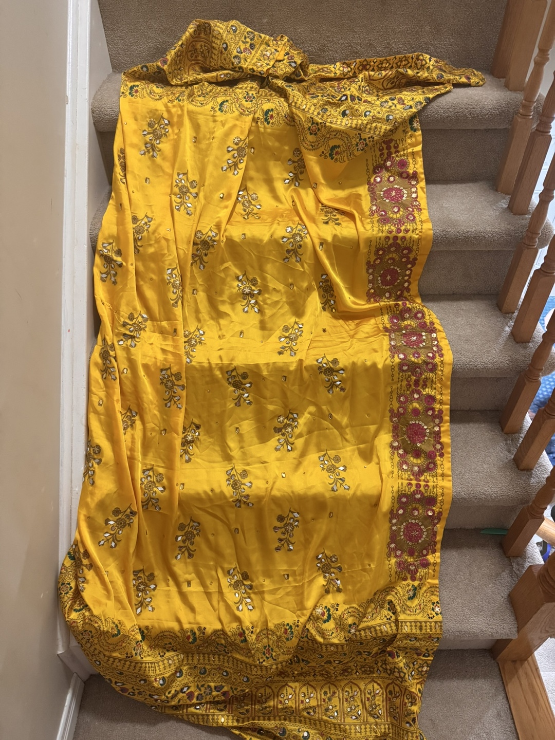 Gorgeous Yellow Indian Silk Dupatta - photo 2
