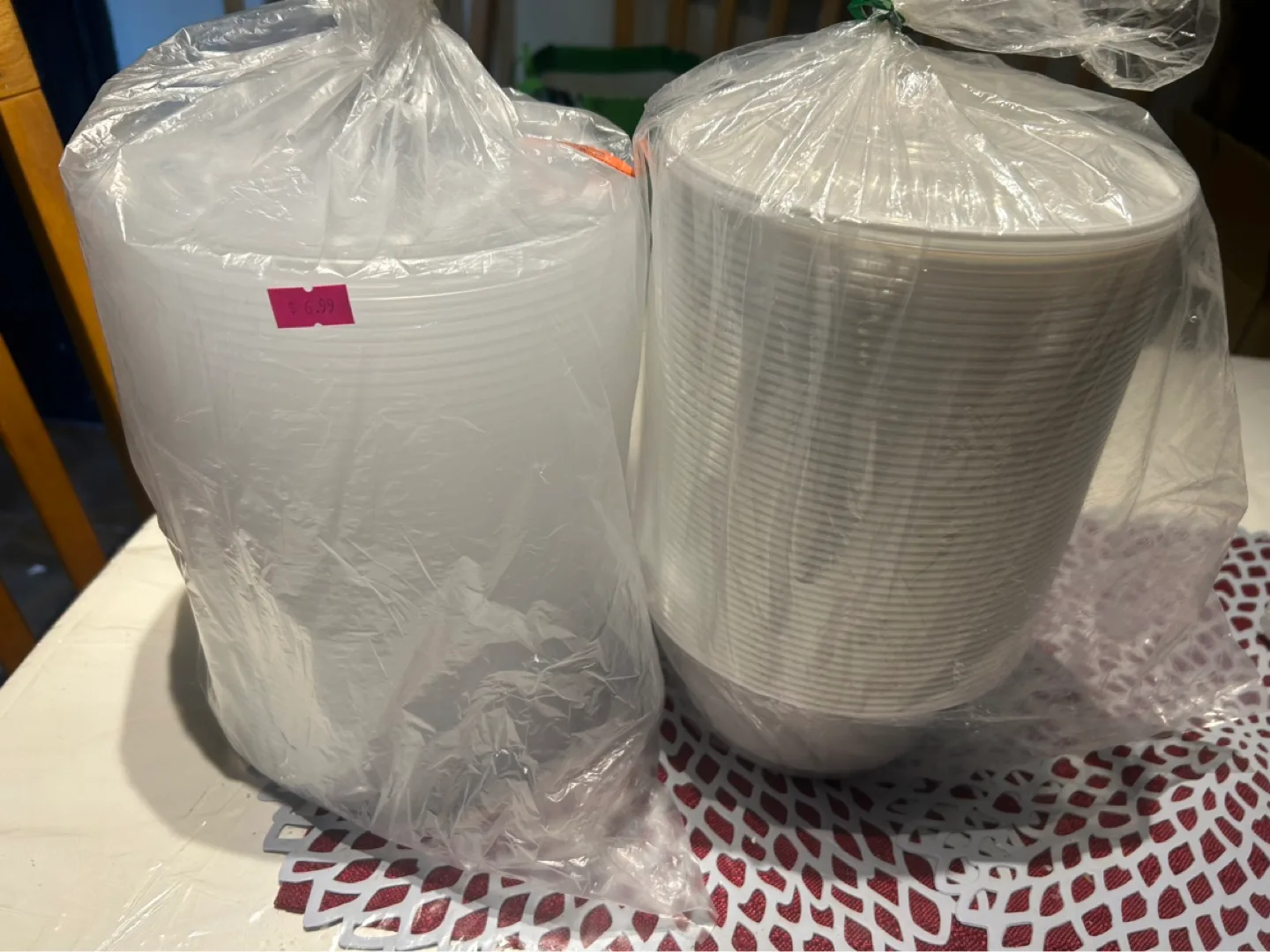 50pcs Plastic Bowls with lids thumbnail