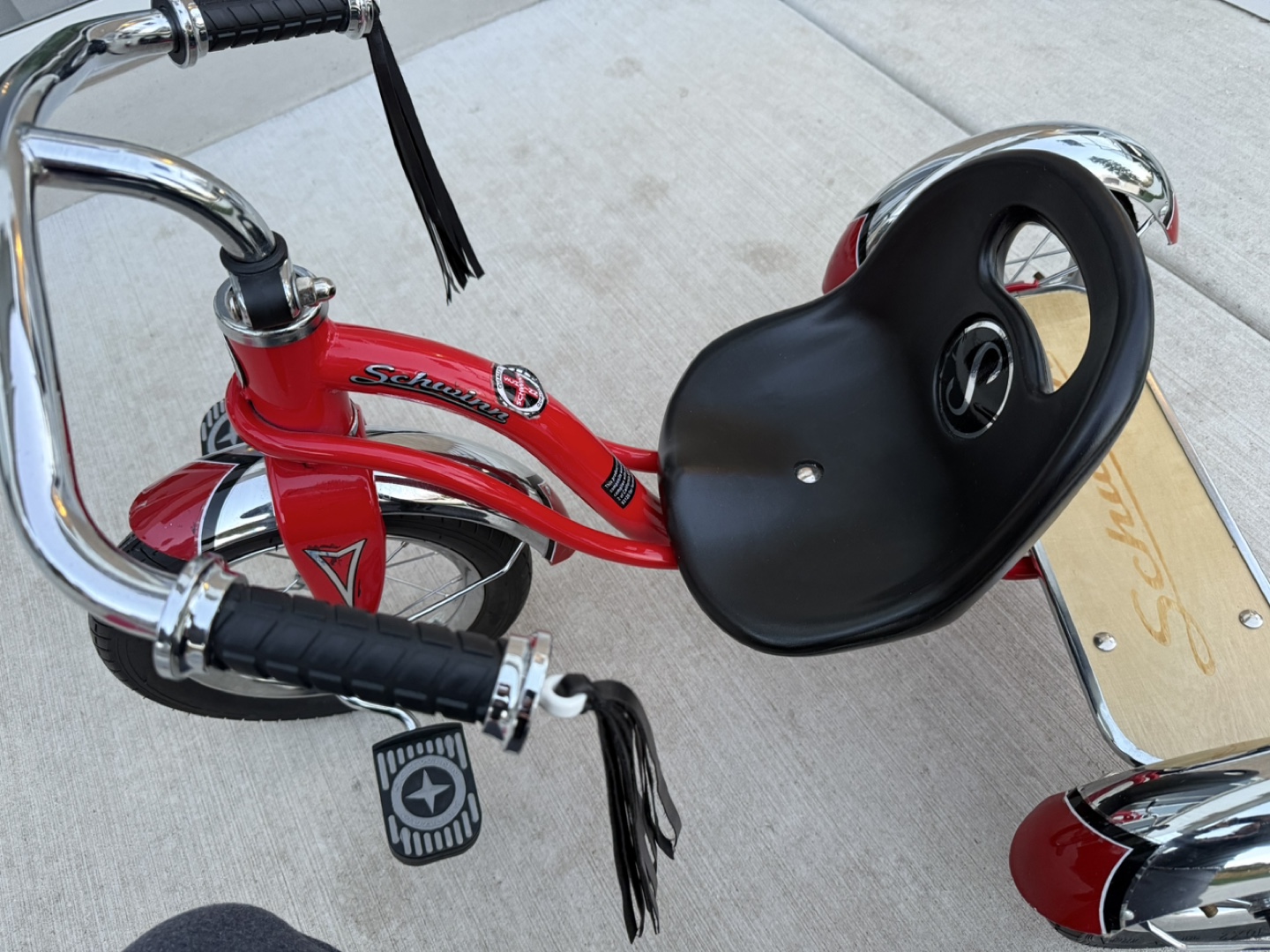 Schwinn Classic Red Tricycle - photo 2