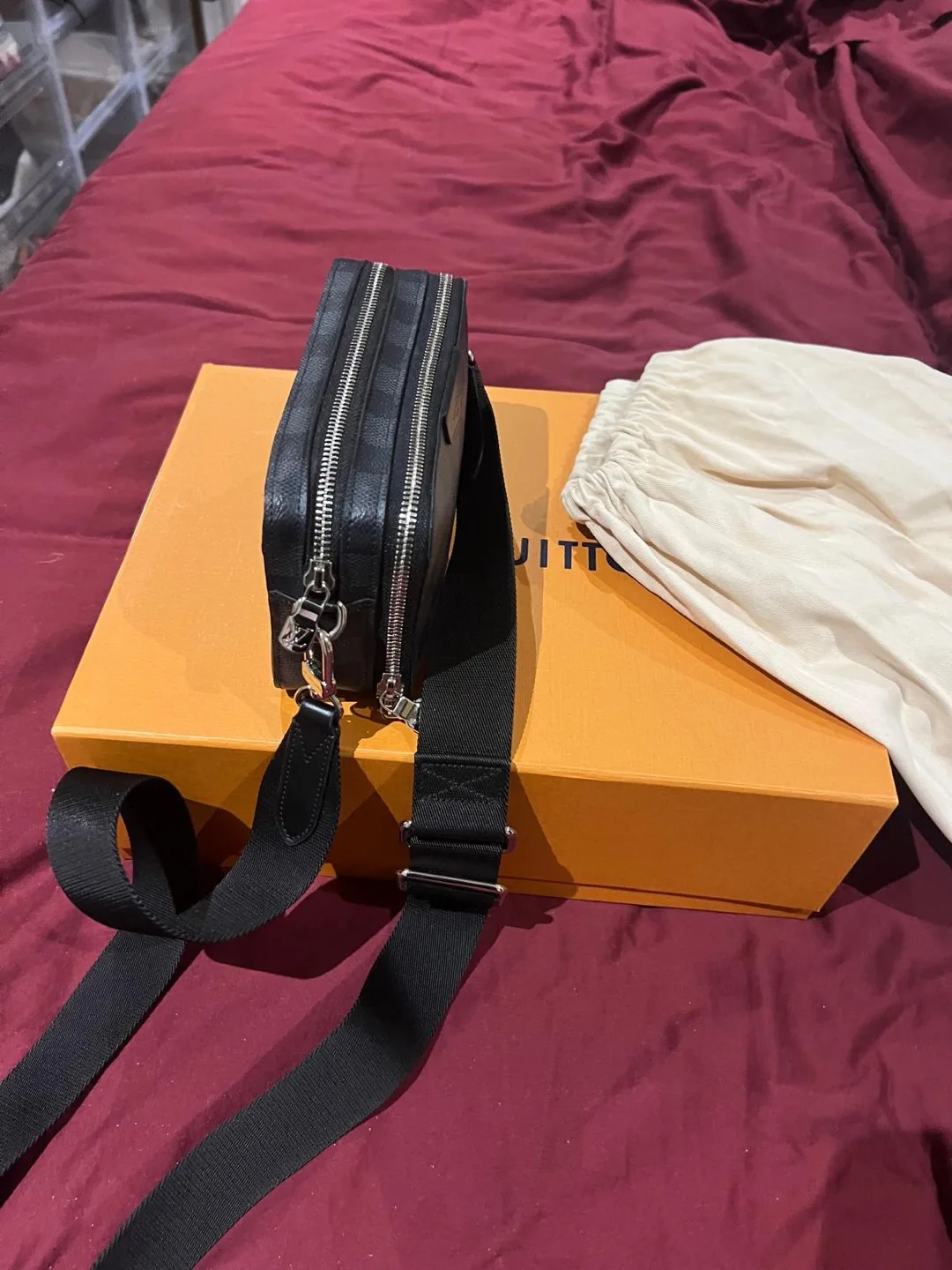 Louis Vuitton Trocadéro Wearable Wallet image indicator(3)