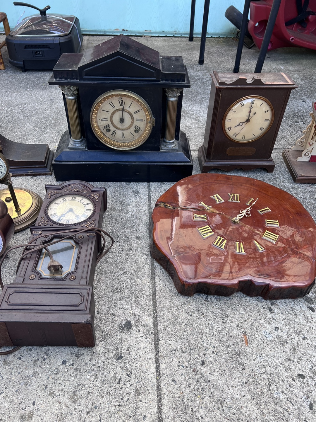 Lots of vintage/assorted clocks - untested, parts/repairs. - photo 2
