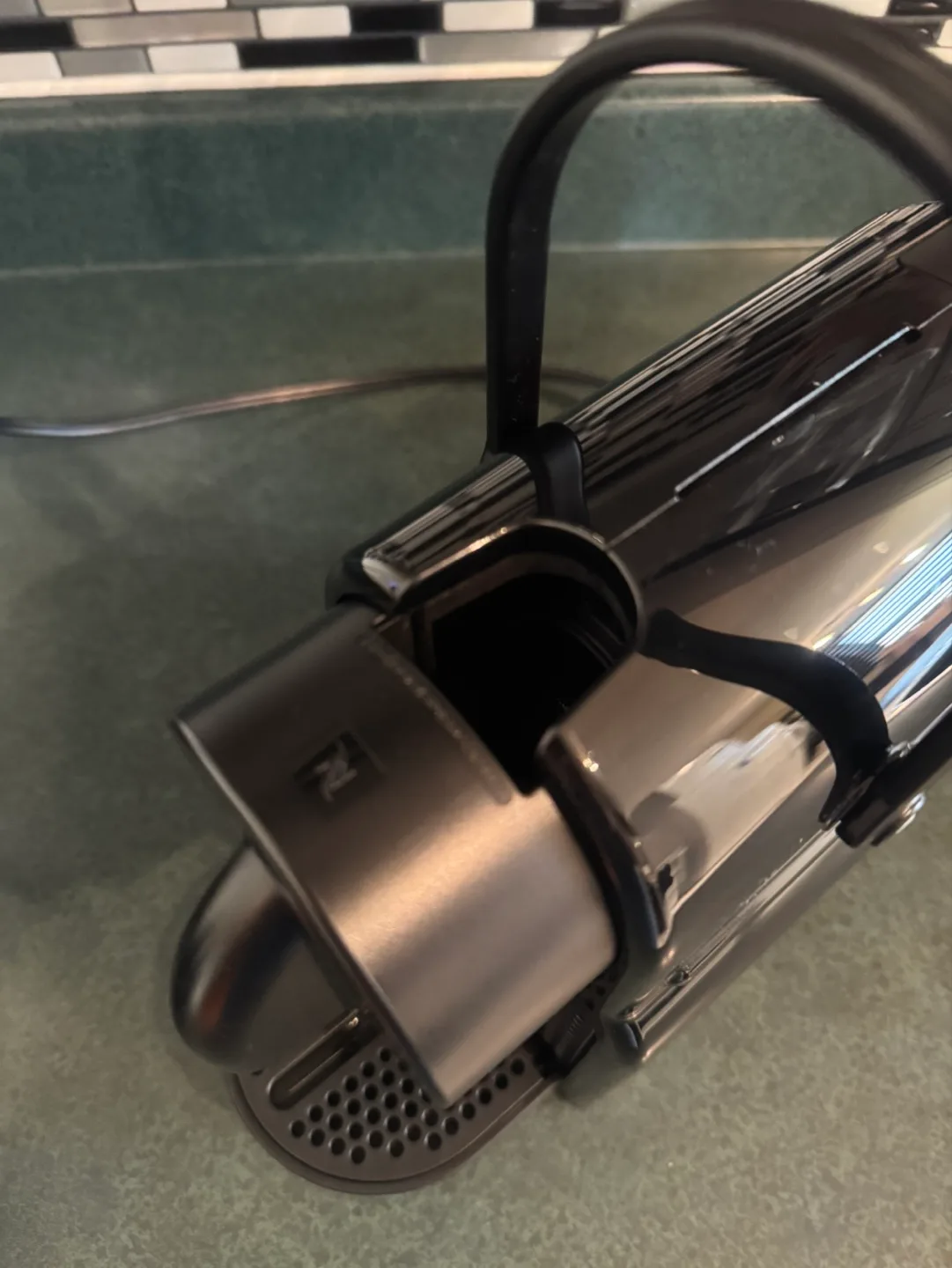 Nespresso Essenza Mini Coffee Machine - Black image indicator(2)