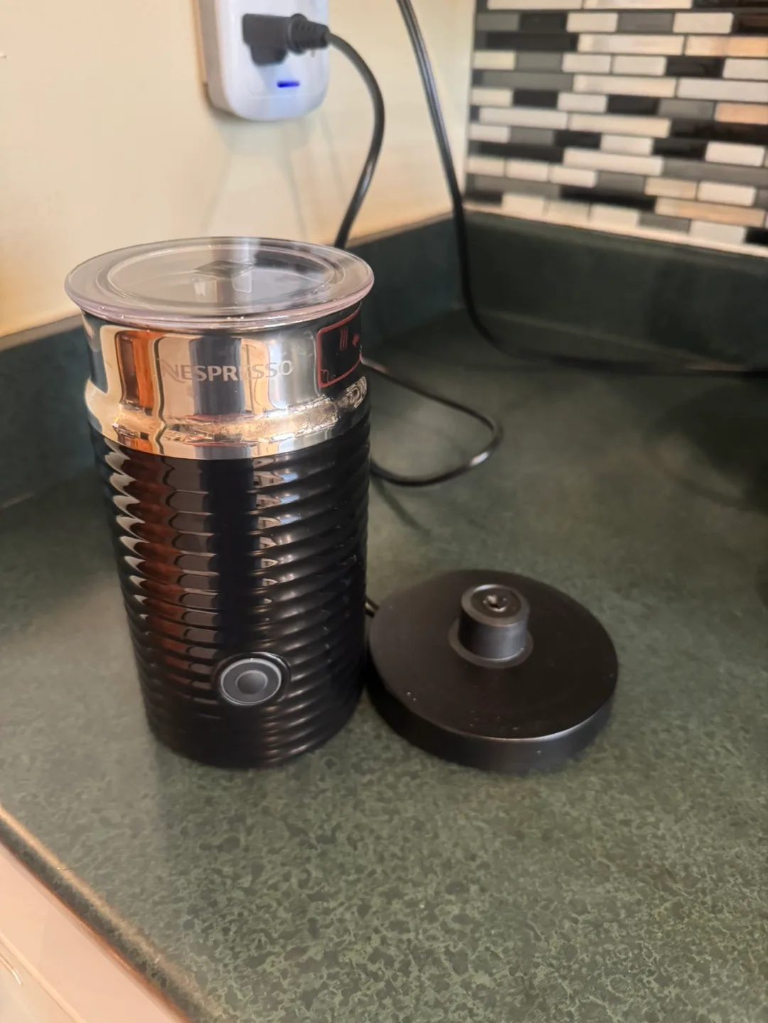 Nespresso Essenza Mini Coffee Machine - Black image indicator(9)