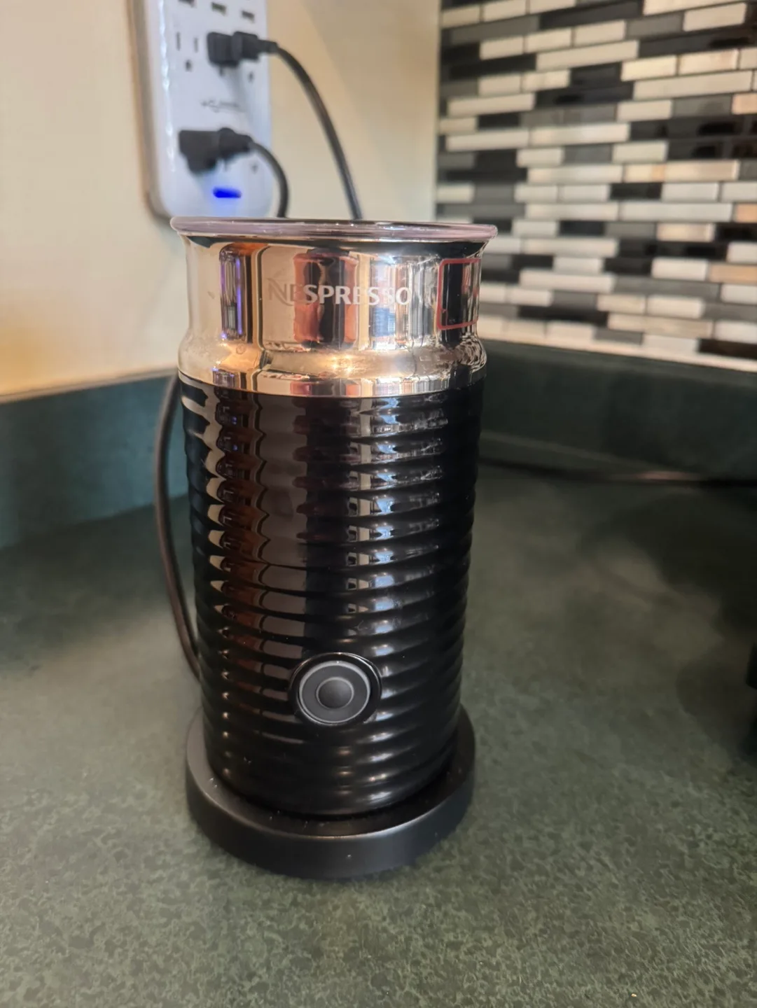 Nespresso Essenza Mini Coffee Machine - Black image indicator(7)