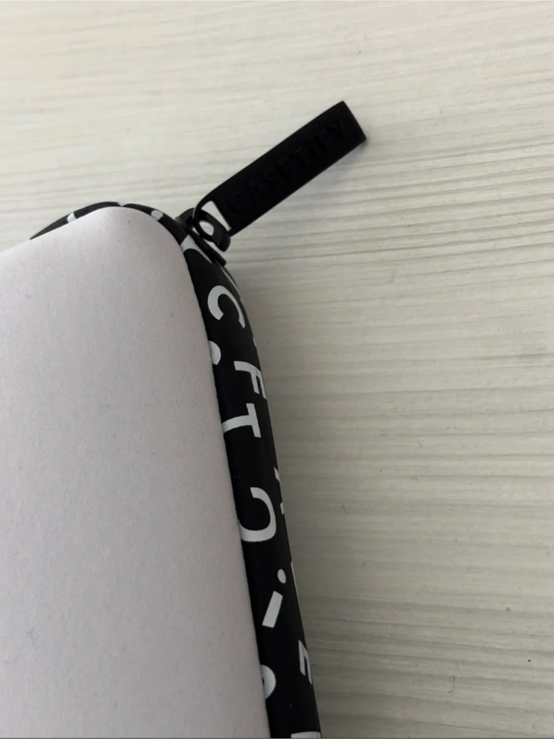 CASETIFY 16" Laptop Sleeve - Don't Touch image indicator(2)