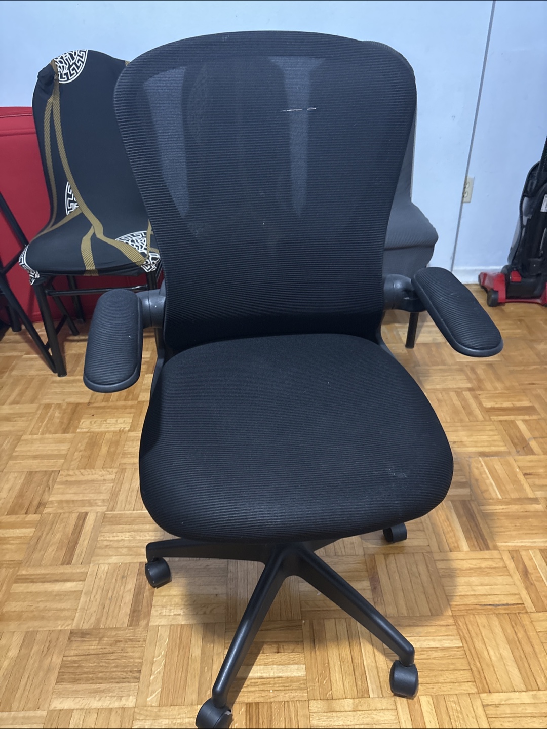 Black Mesh Office Chair with Armrests