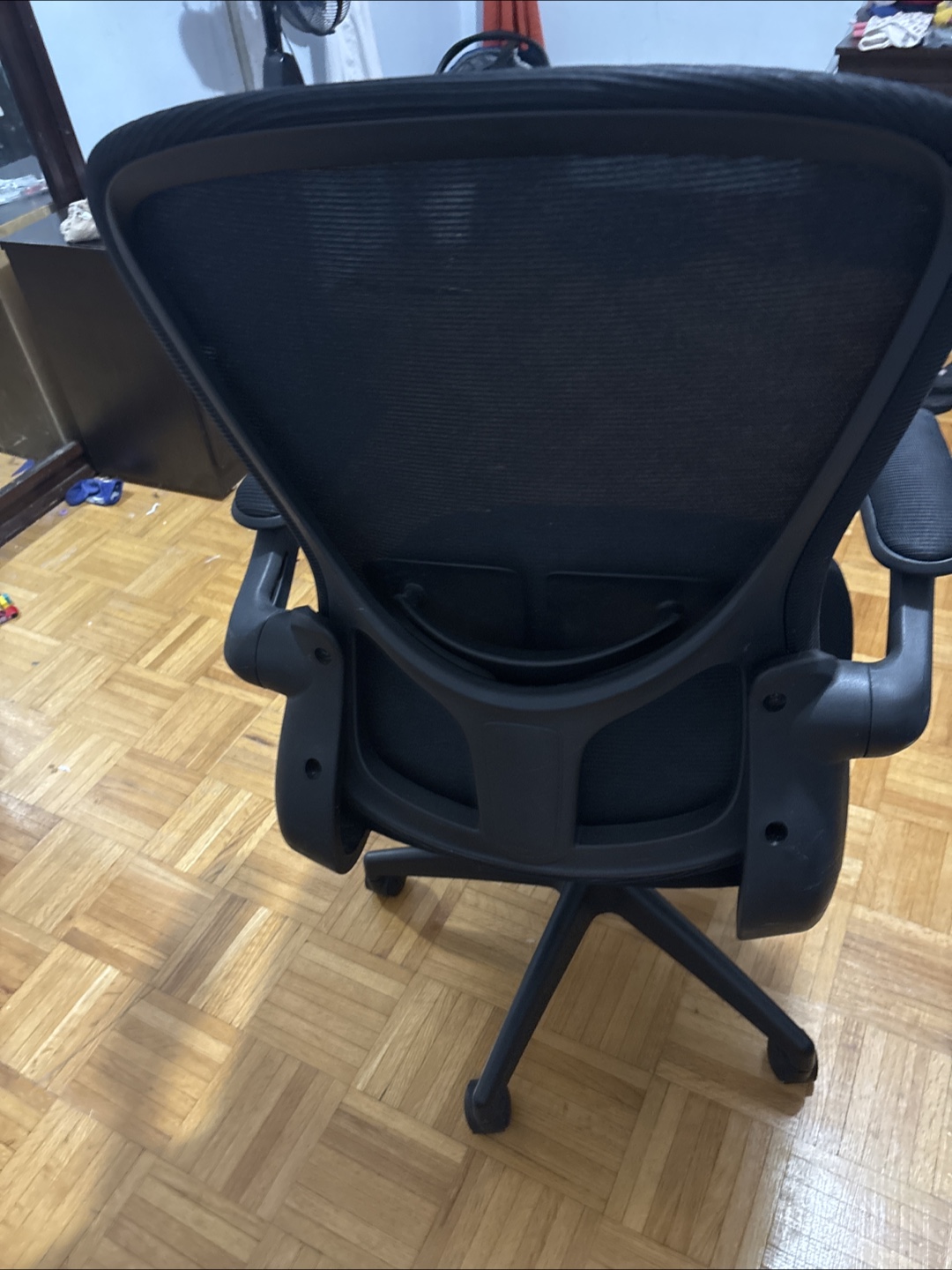 Black Mesh Office Chair with Armrests - photo 3