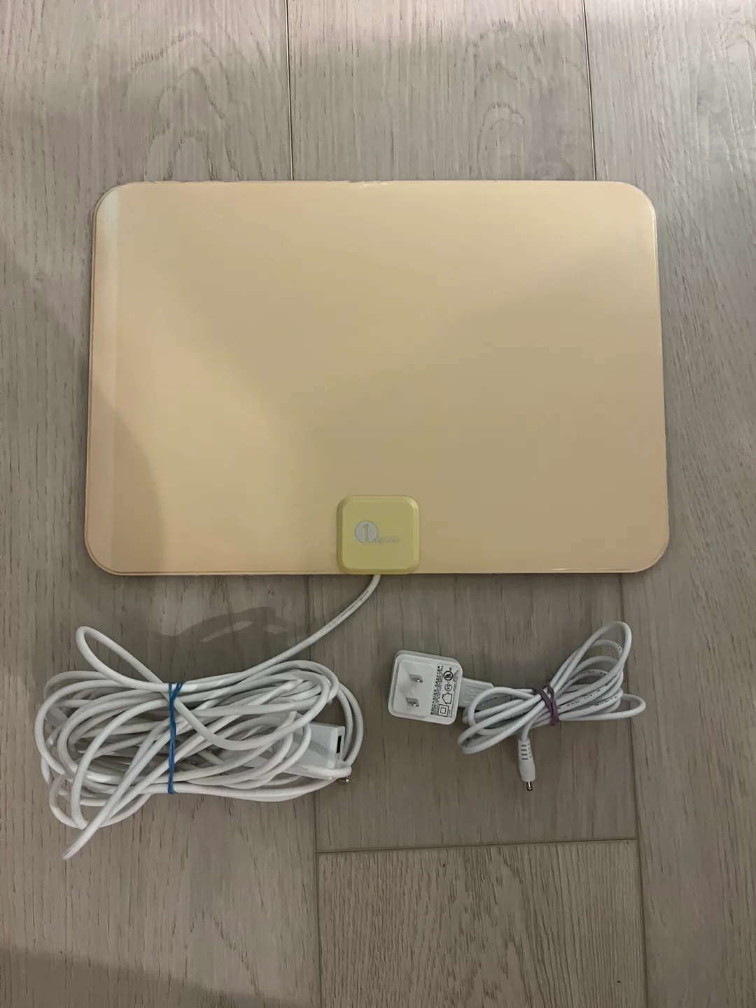 1byone Indoor HDTV Antenna for smart TV thumbnail