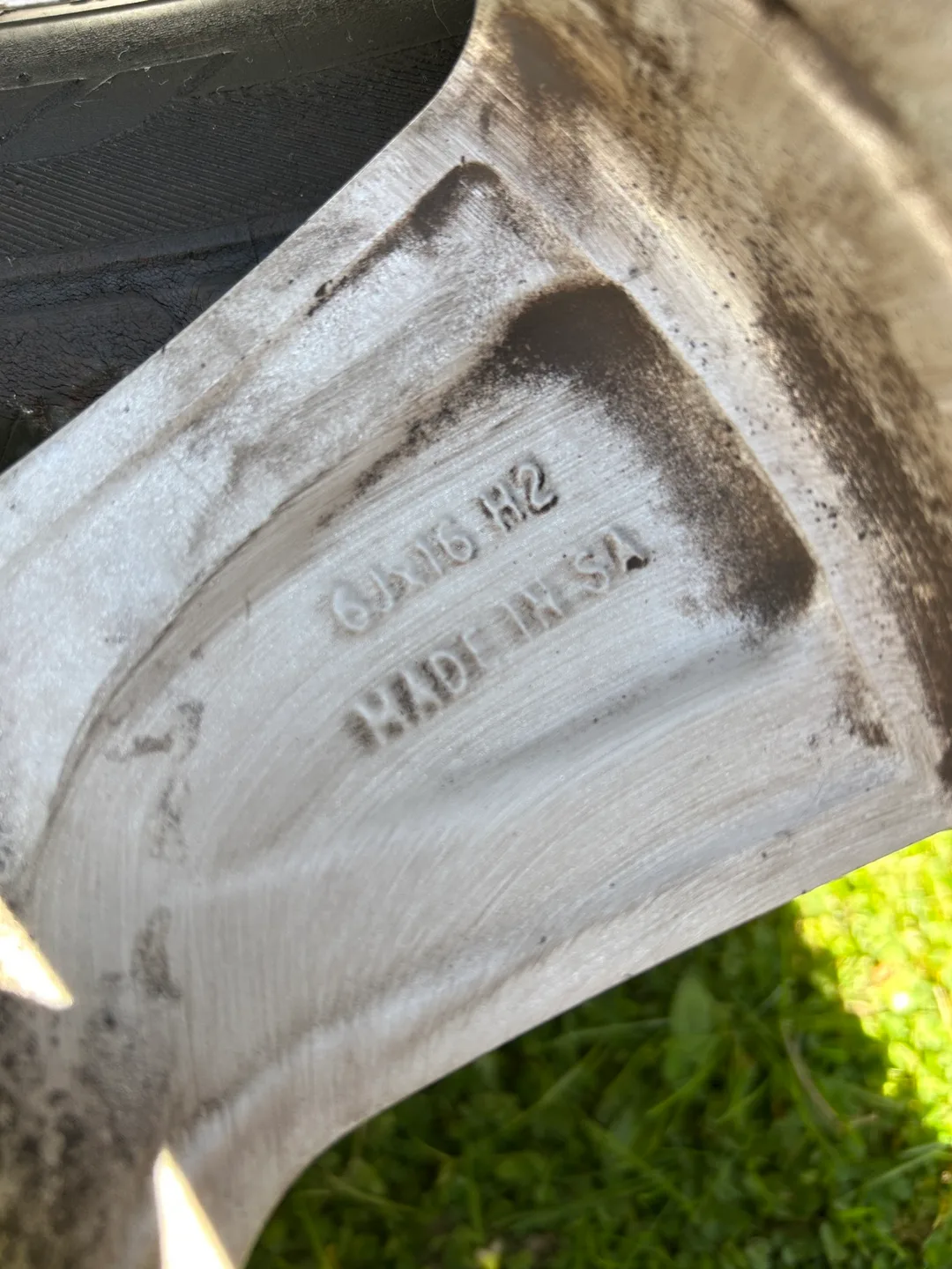 Used Continental AllSeason Tires on Mercedes-Benz Alloy Rims image indicator(6)