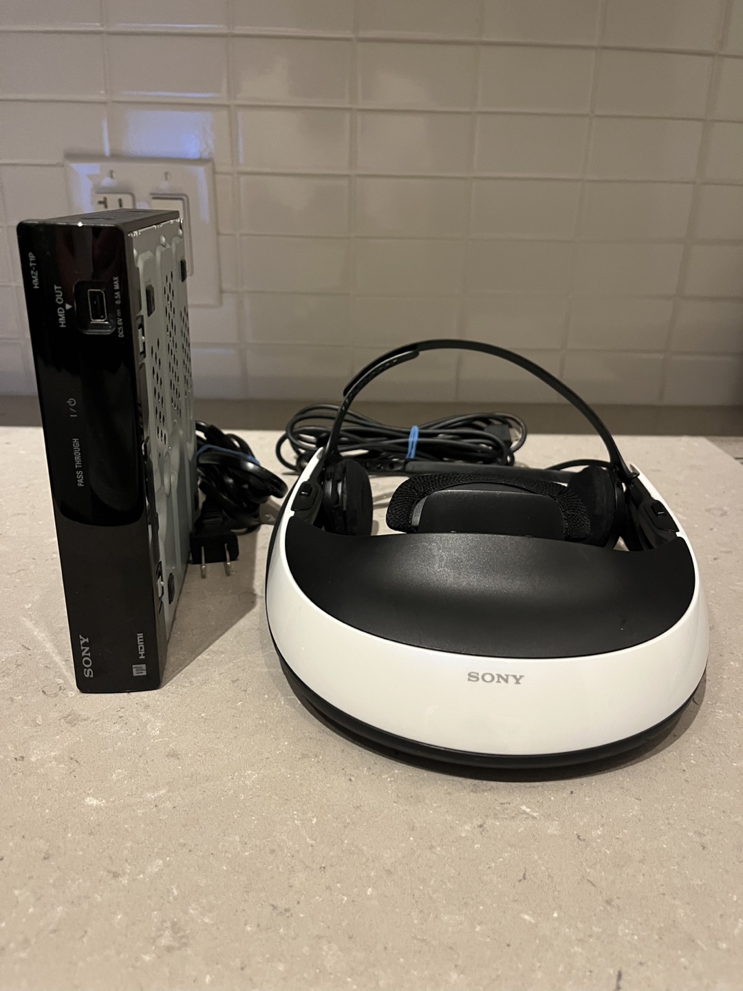 Sony HMZ-T1 Personal 3D Viewer - photo 2