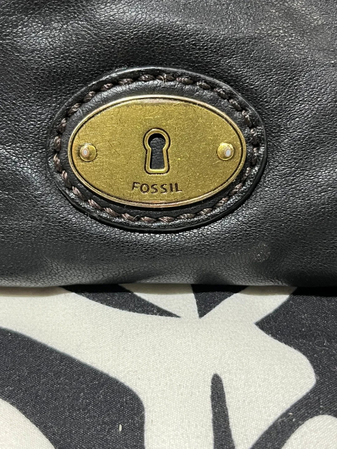 🖤 Black Fossil Maddox Leather Cross Body Bag 🖤 image indicator(4)