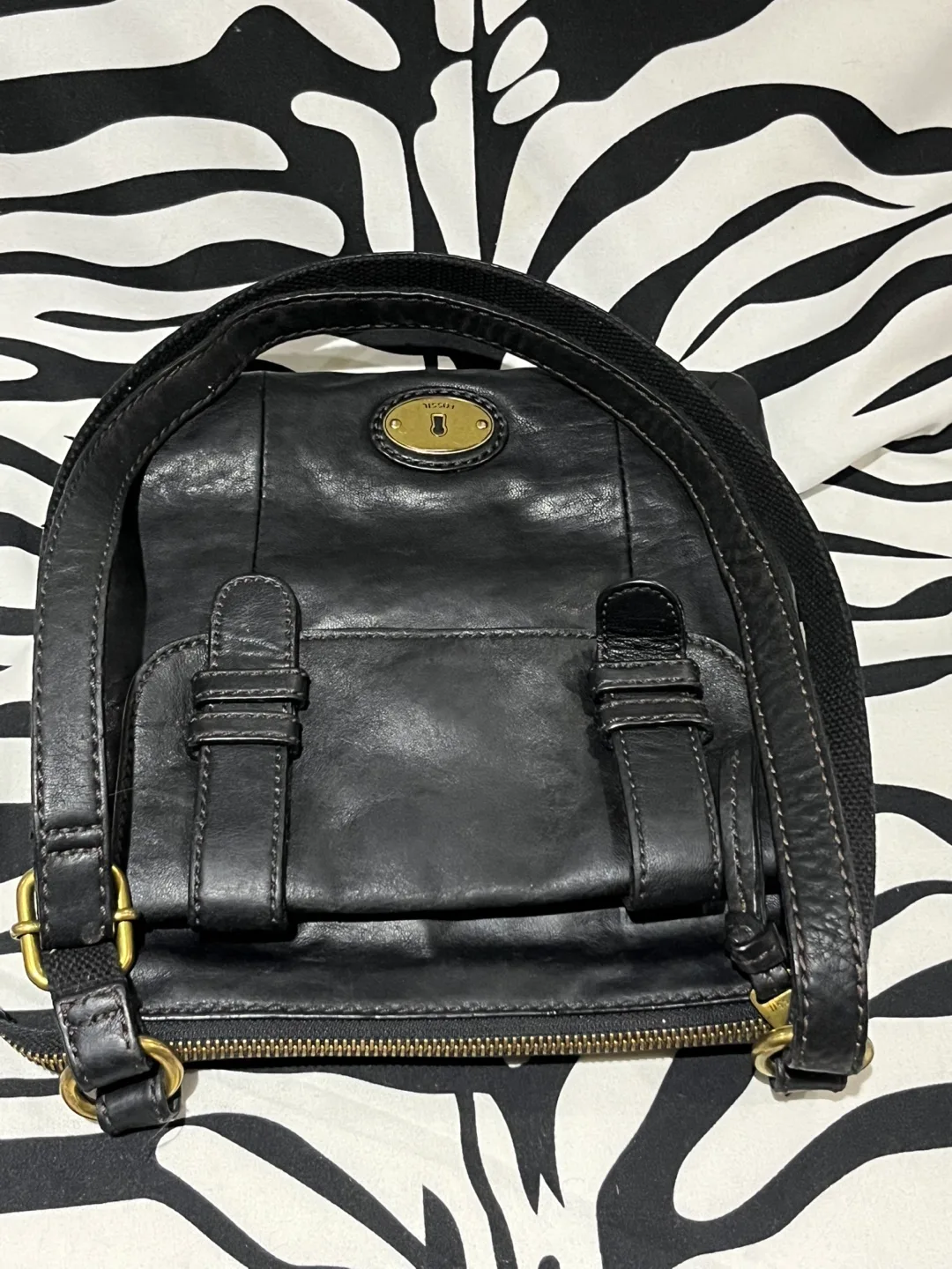 🖤 Black Fossil Maddox Leather Cross Body Bag 🖤 image indicator(7)