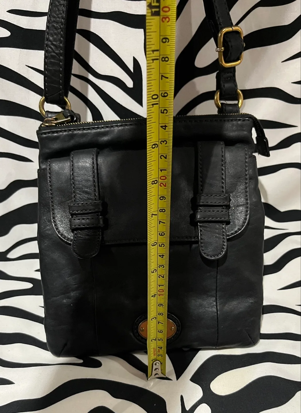 🖤 Black Fossil Maddox Leather Cross Body Bag 🖤 image indicator(8)