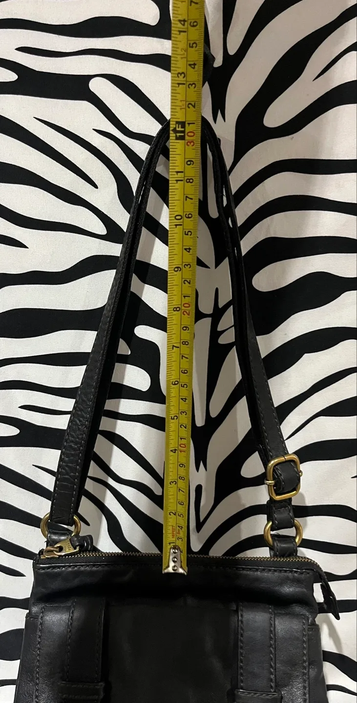 🖤 Black Fossil Maddox Leather Cross Body Bag 🖤 image indicator(10)