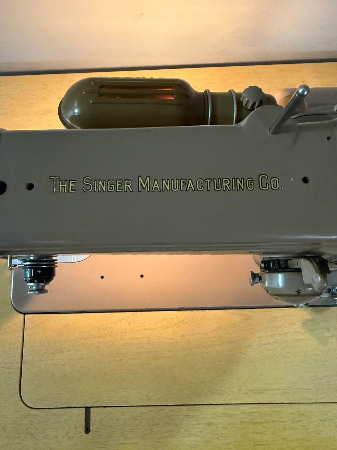 Vintage Singer 319K Sewing Machine with Cabinet and Accessories image indicator(4)