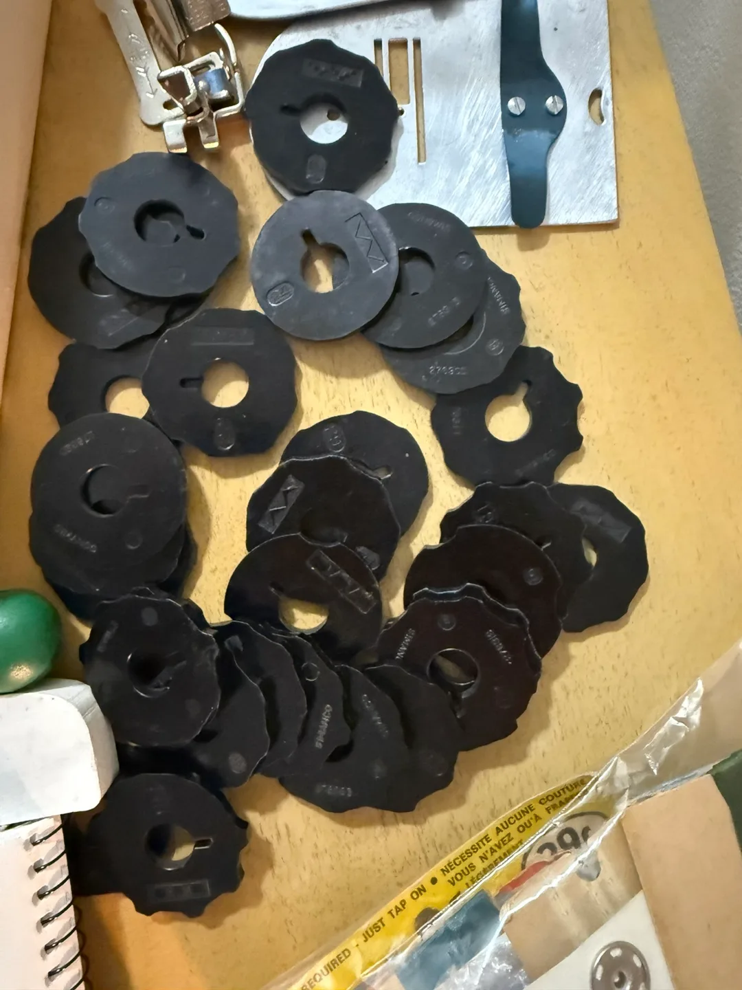 Vintage Singer 319K Sewing Machine with Cabinet and Accessories image indicator(6)