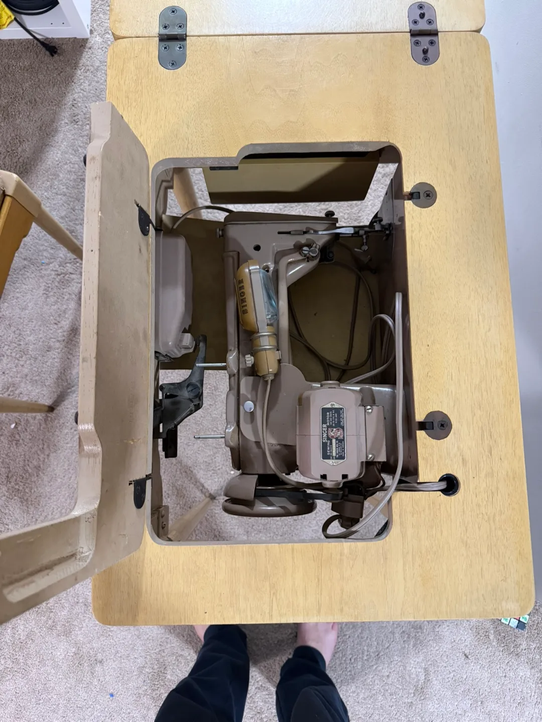 Vintage Singer 319K Sewing Machine with Cabinet and Accessories image indicator(7)