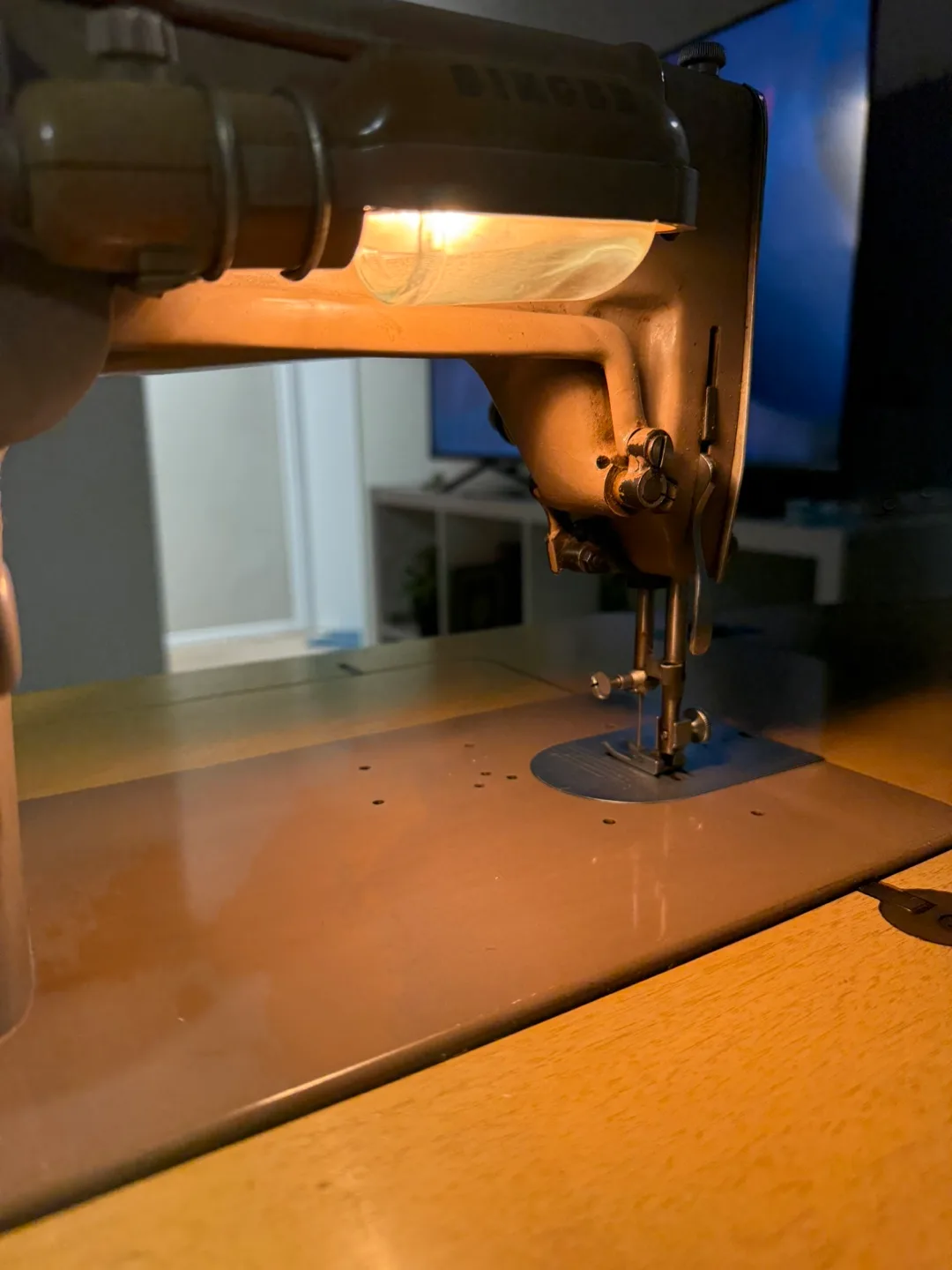 Vintage Singer 319K Sewing Machine with Cabinet and Accessories image indicator(10)