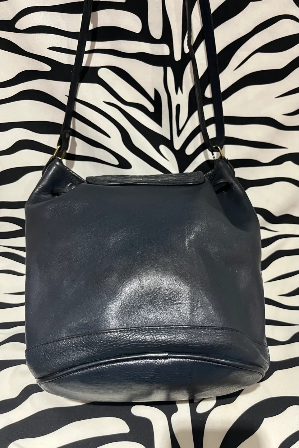 💙 Navy Blue Grinta Genuine Leather Bag 💙 image indicator(3)