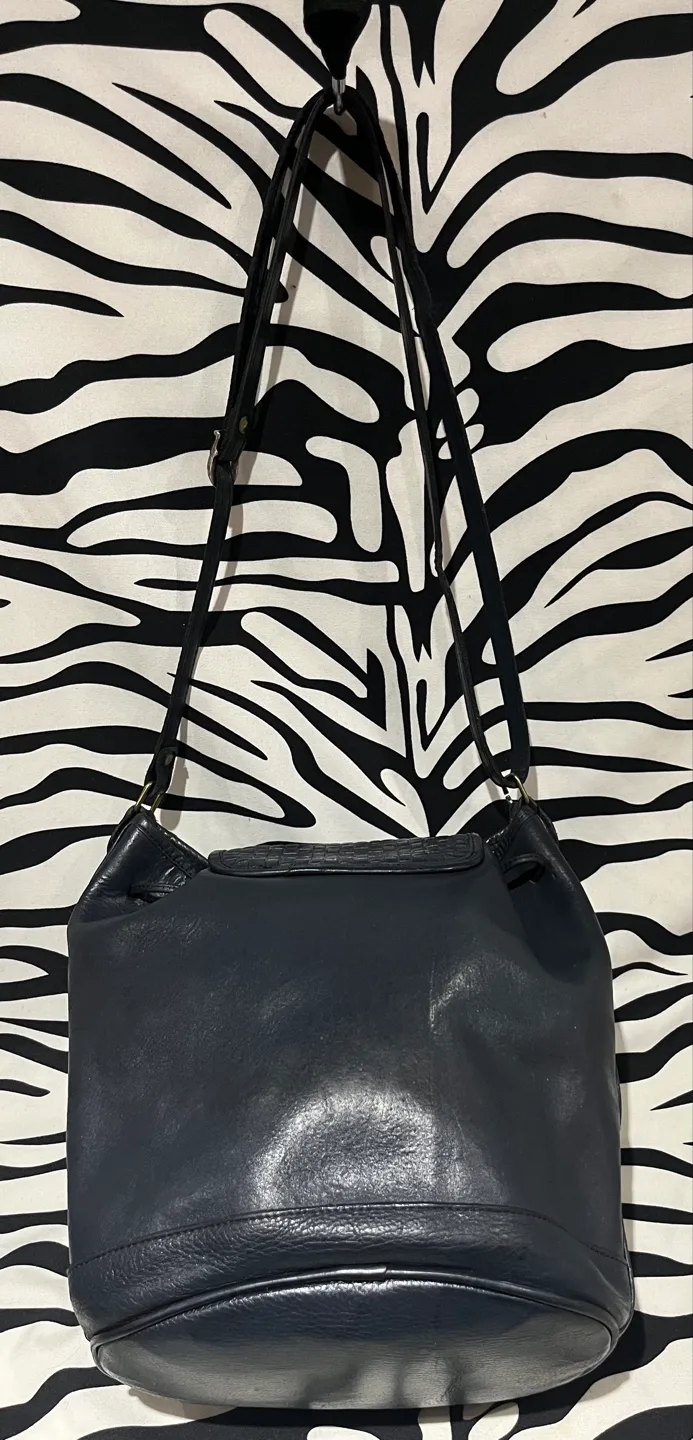 💙 Navy Blue Grinta Genuine Leather Bag 💙 image indicator(2)