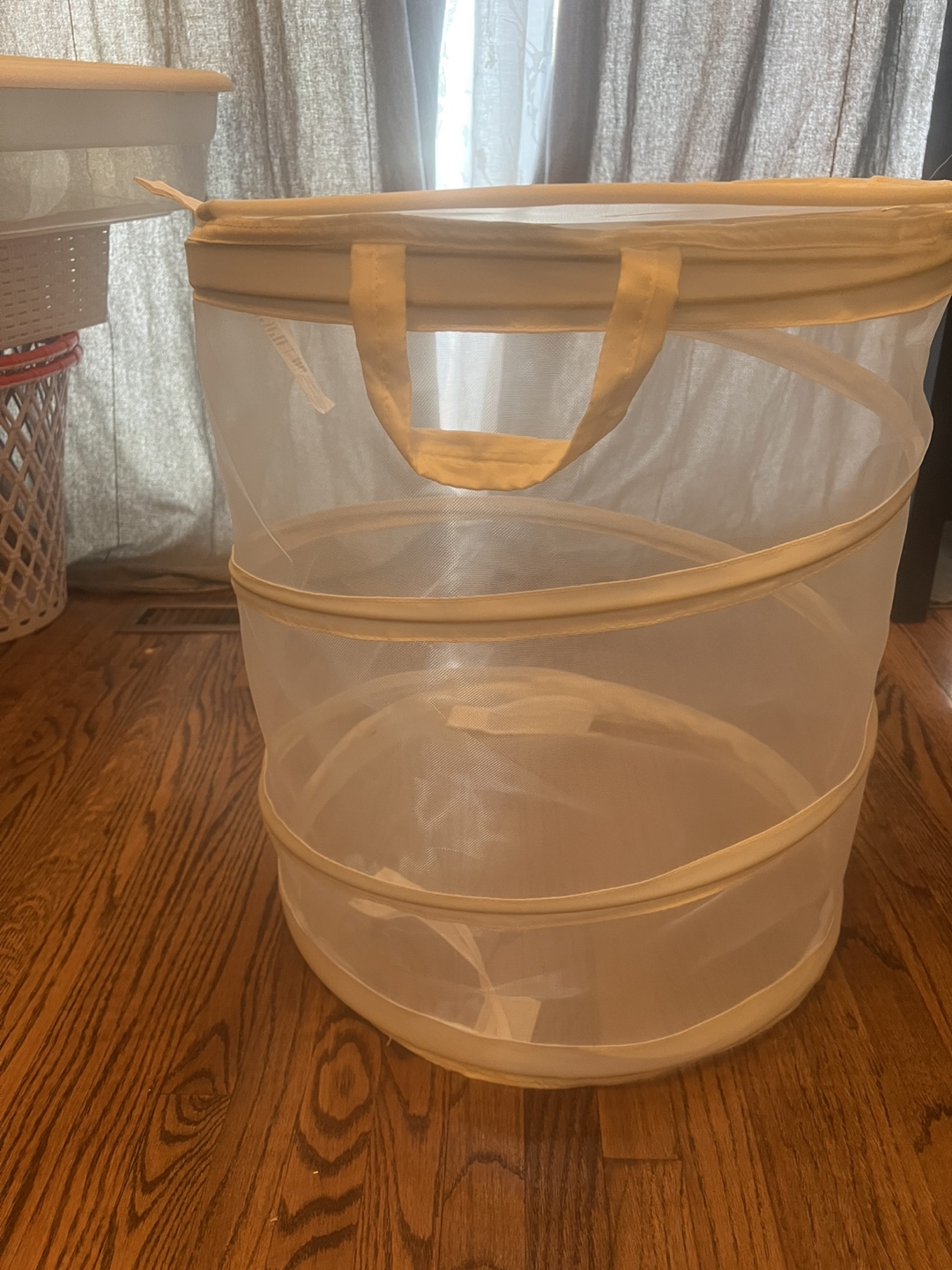 White Collapsible Mesh Laundry Basket - photo 2