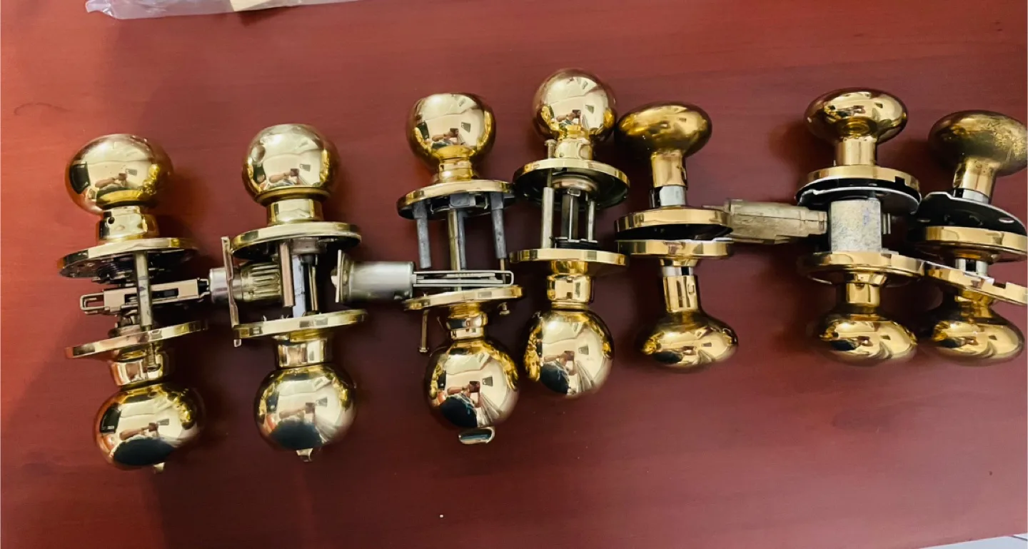 7 Gold /Brass Door Knobs & Hardware image indicator(2)