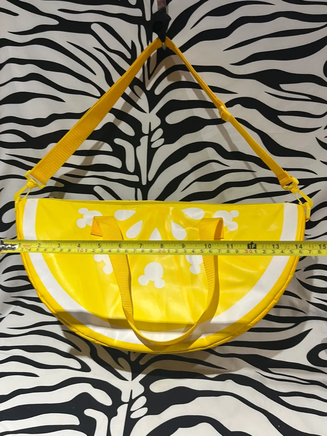 🍋 Diseny Parks Mickey Mouse Lemon Wedge Cooler Bag image indicator(5)