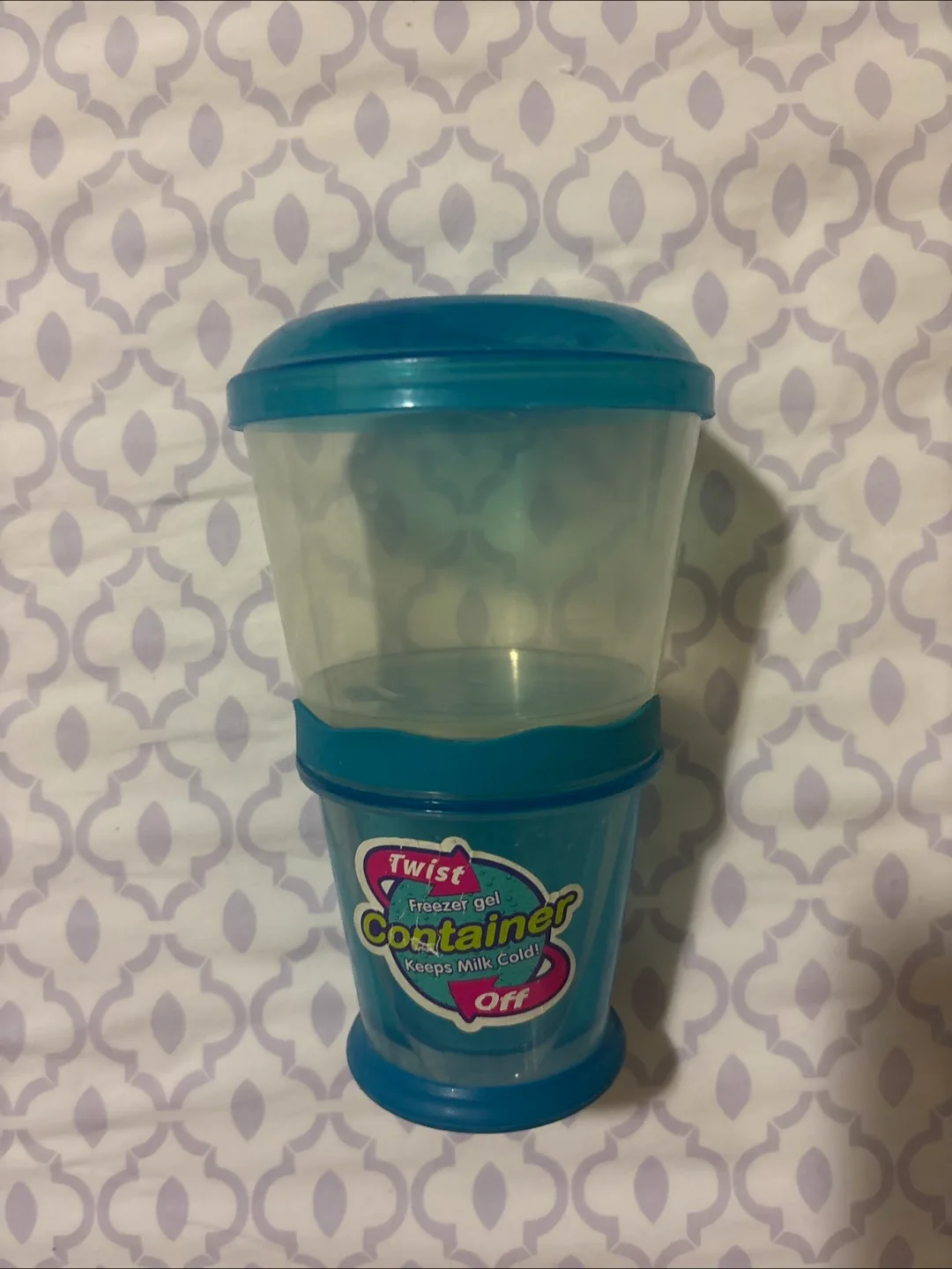 Twist Container Freezer Gel Keeps Milk Cold 💚 thumbnail