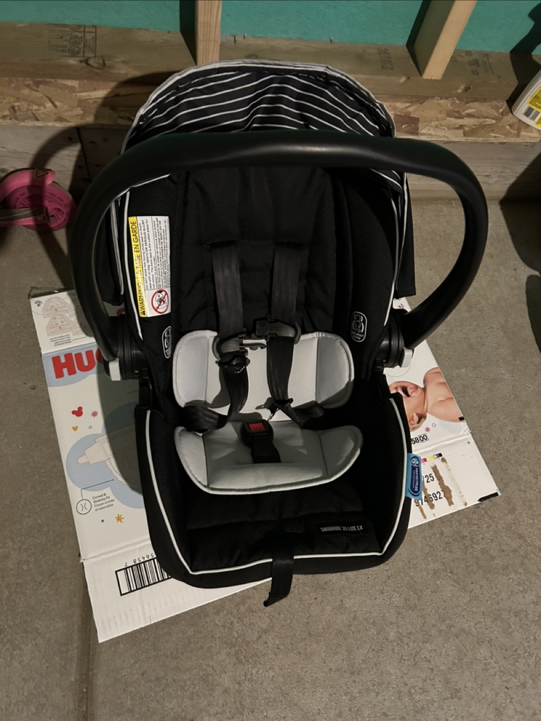 Infant Car Seat and Base- Graco SnugRide SnugLock 35 LX